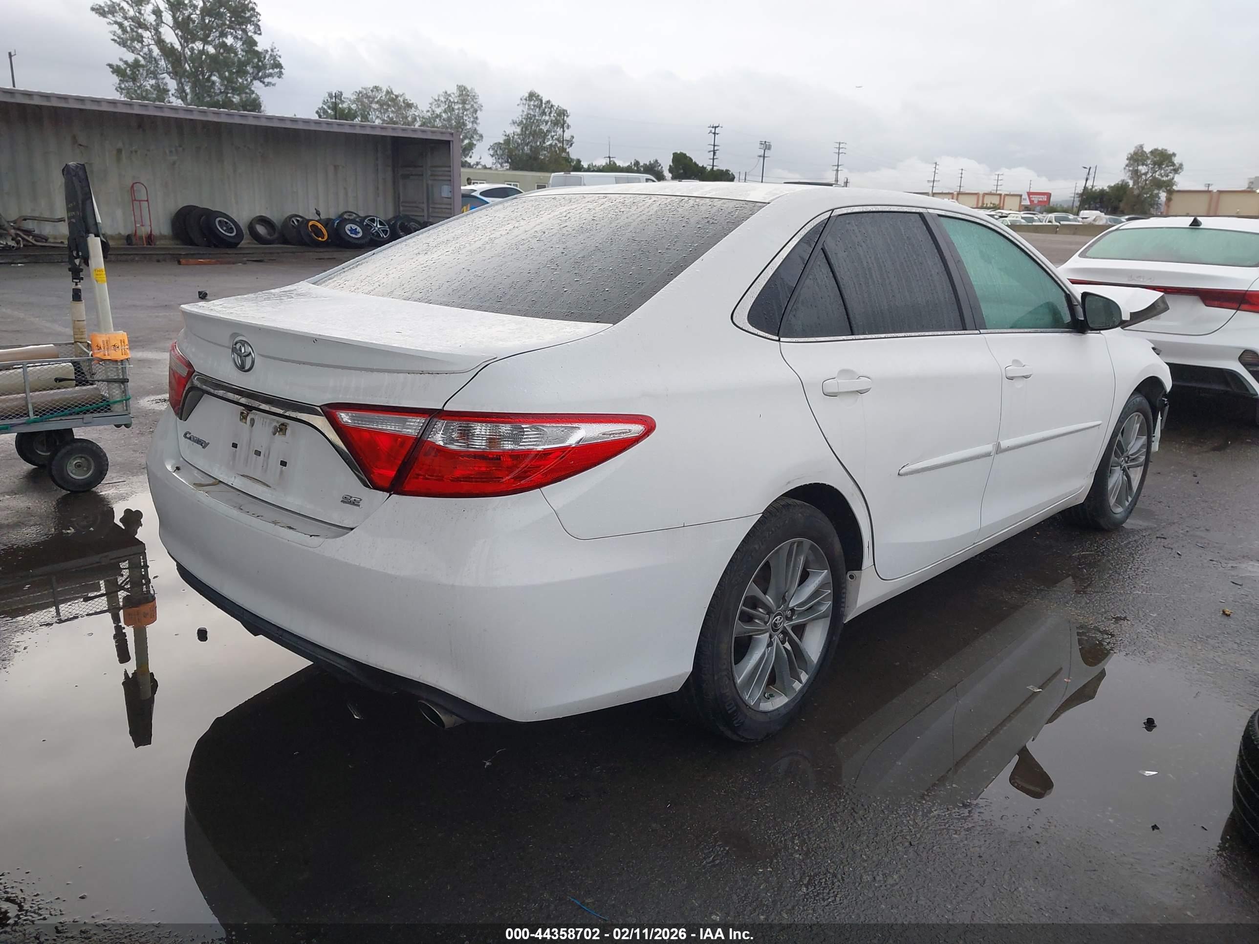 TOYOTA CAMRY image 4