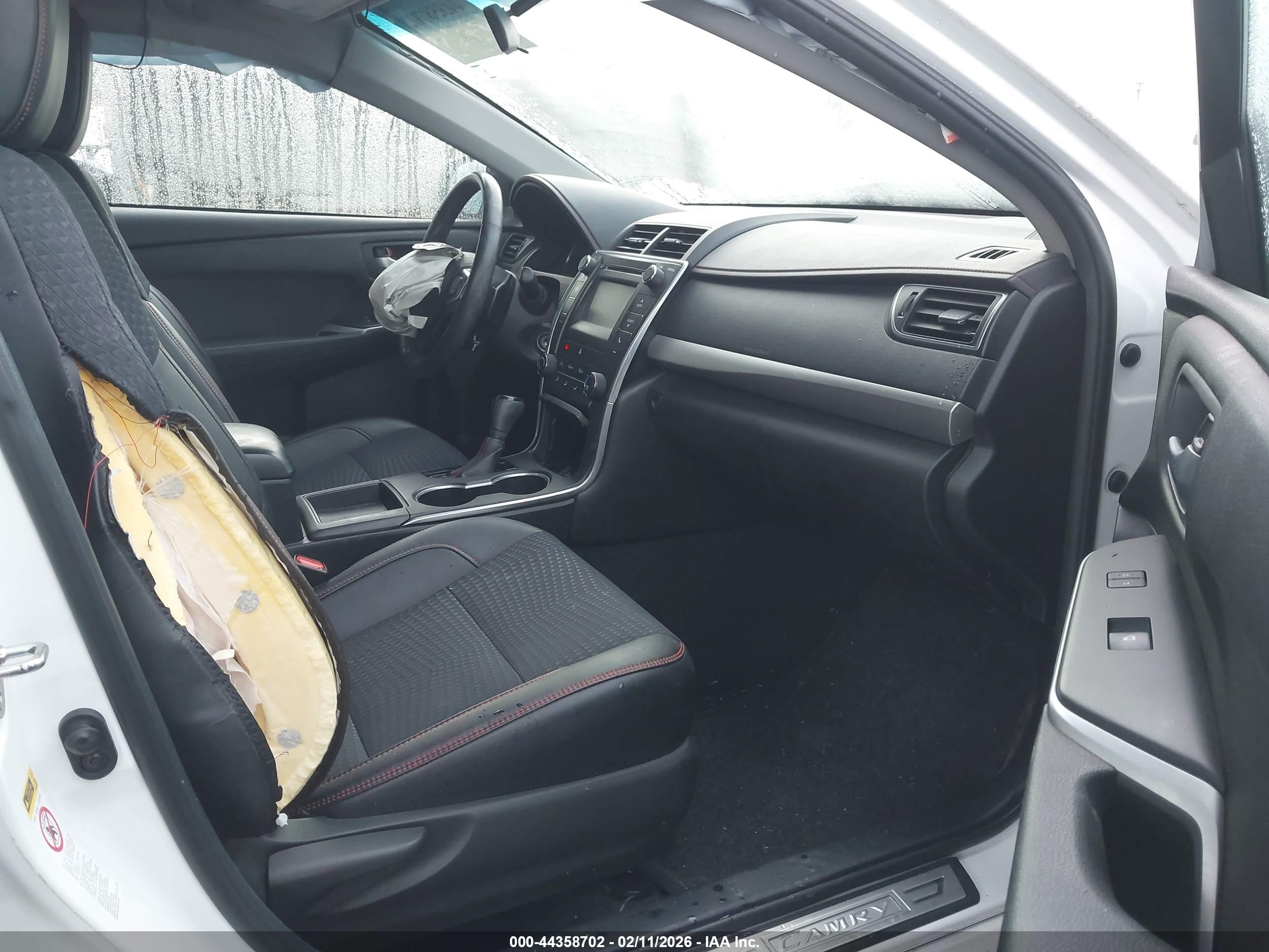 TOYOTA CAMRY image 5