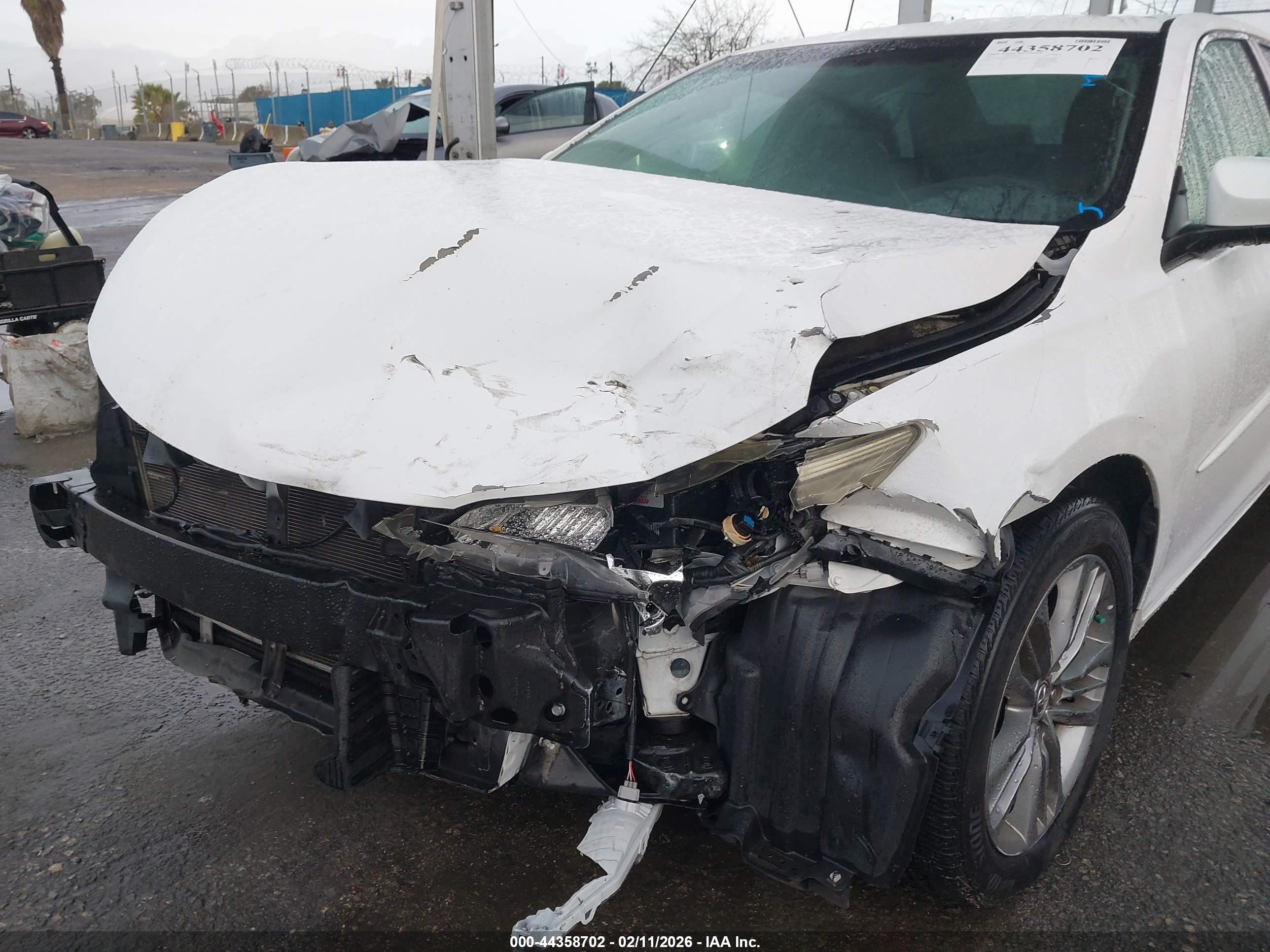 TOYOTA CAMRY image 6