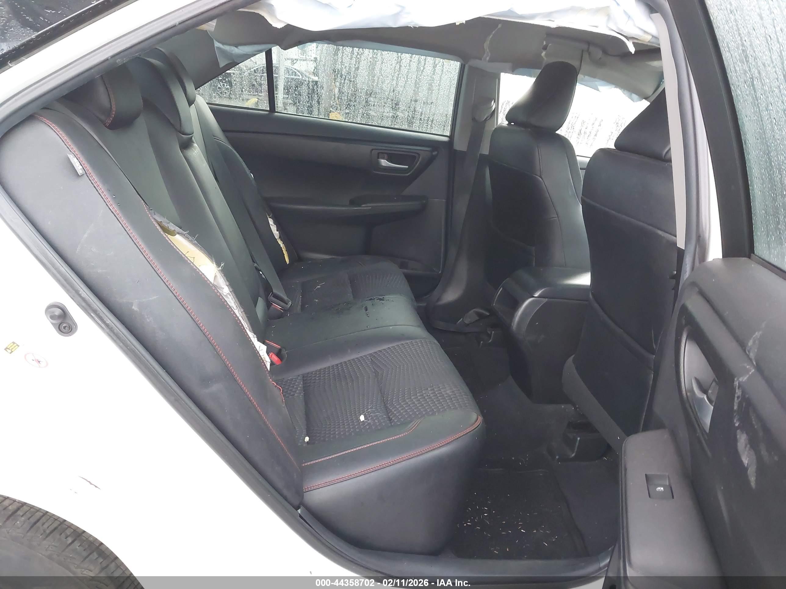 TOYOTA CAMRY image 8