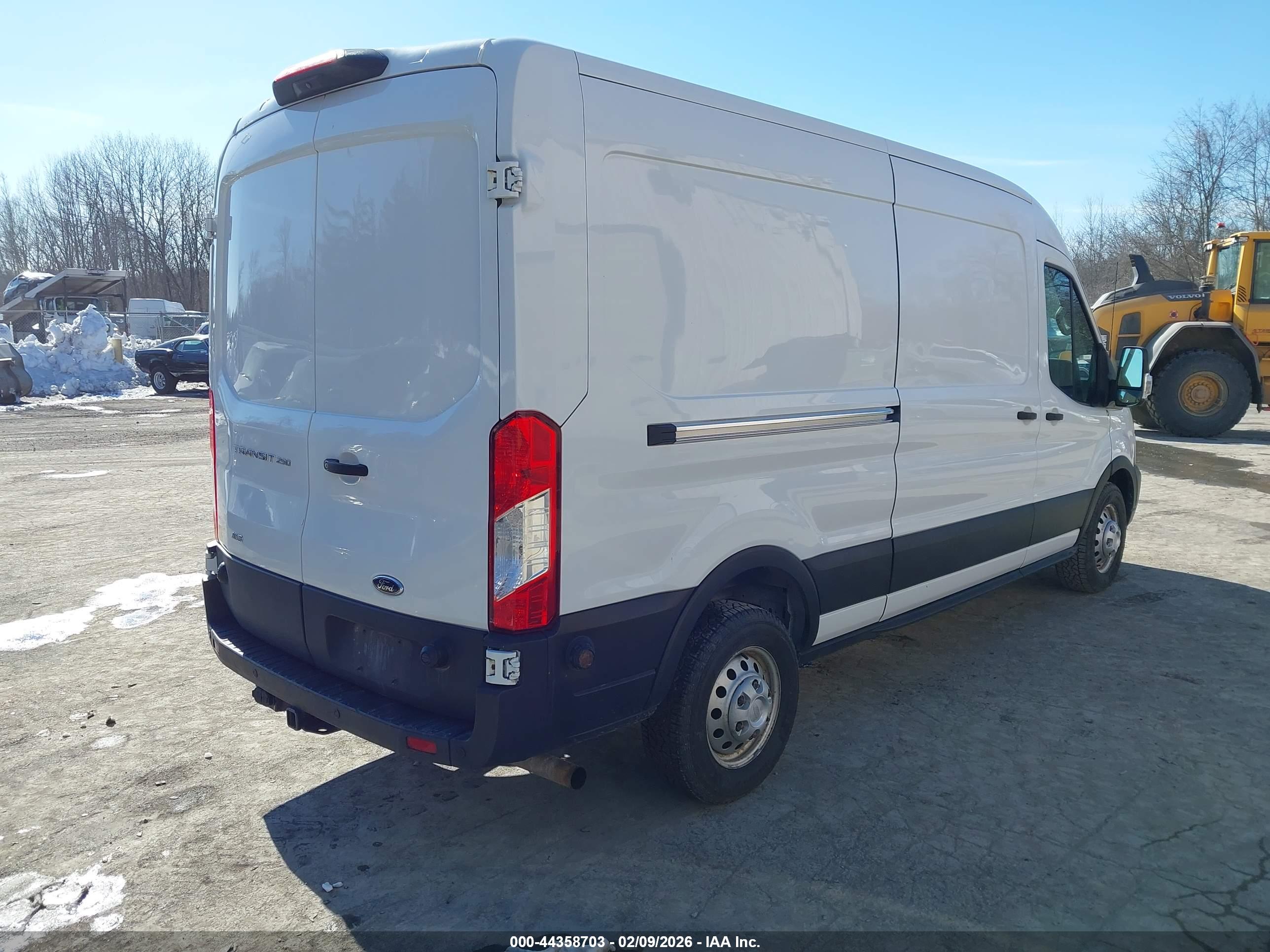 FORD TRANSIT-250 image 4