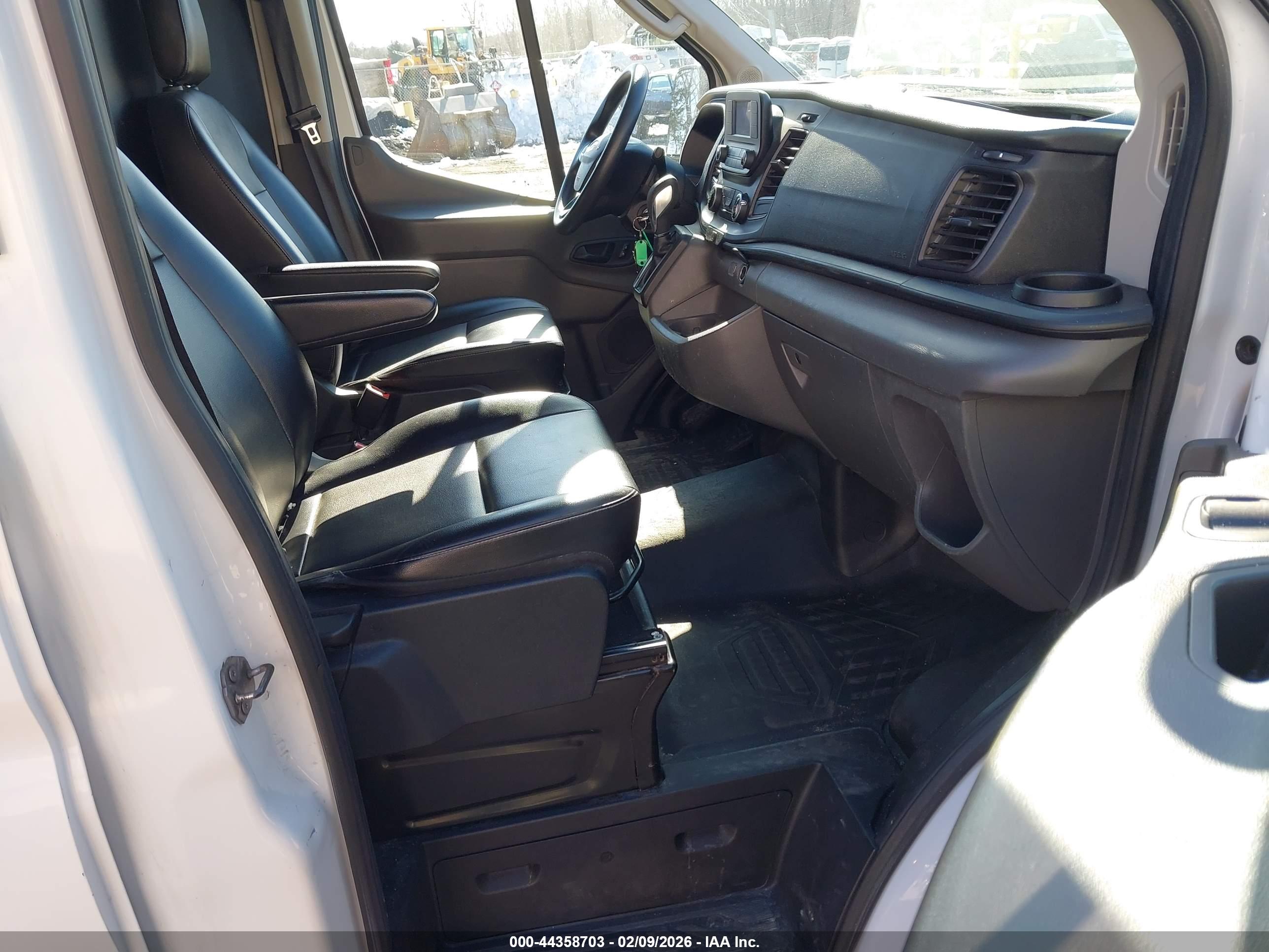 FORD TRANSIT-250 image 5