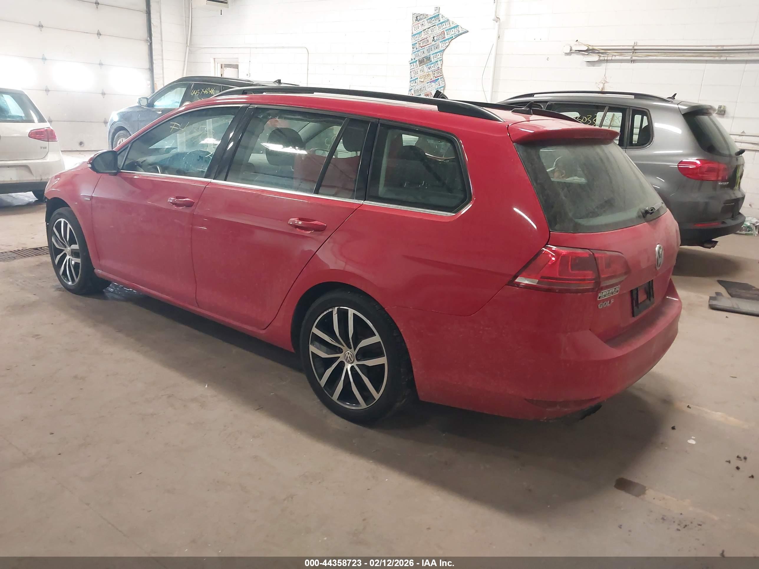 VOLKSWAGEN GOLF image 3