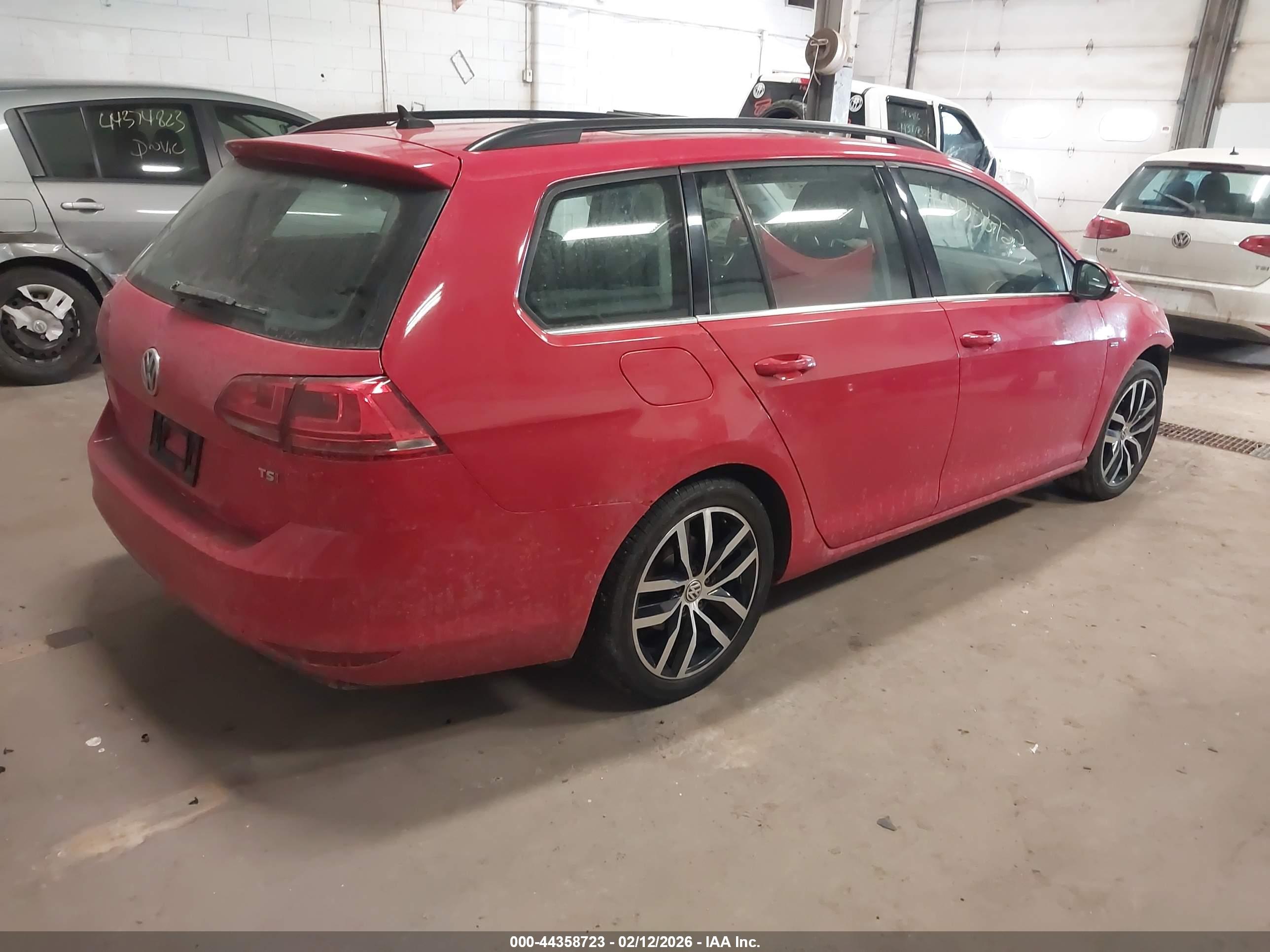 VOLKSWAGEN GOLF image 4