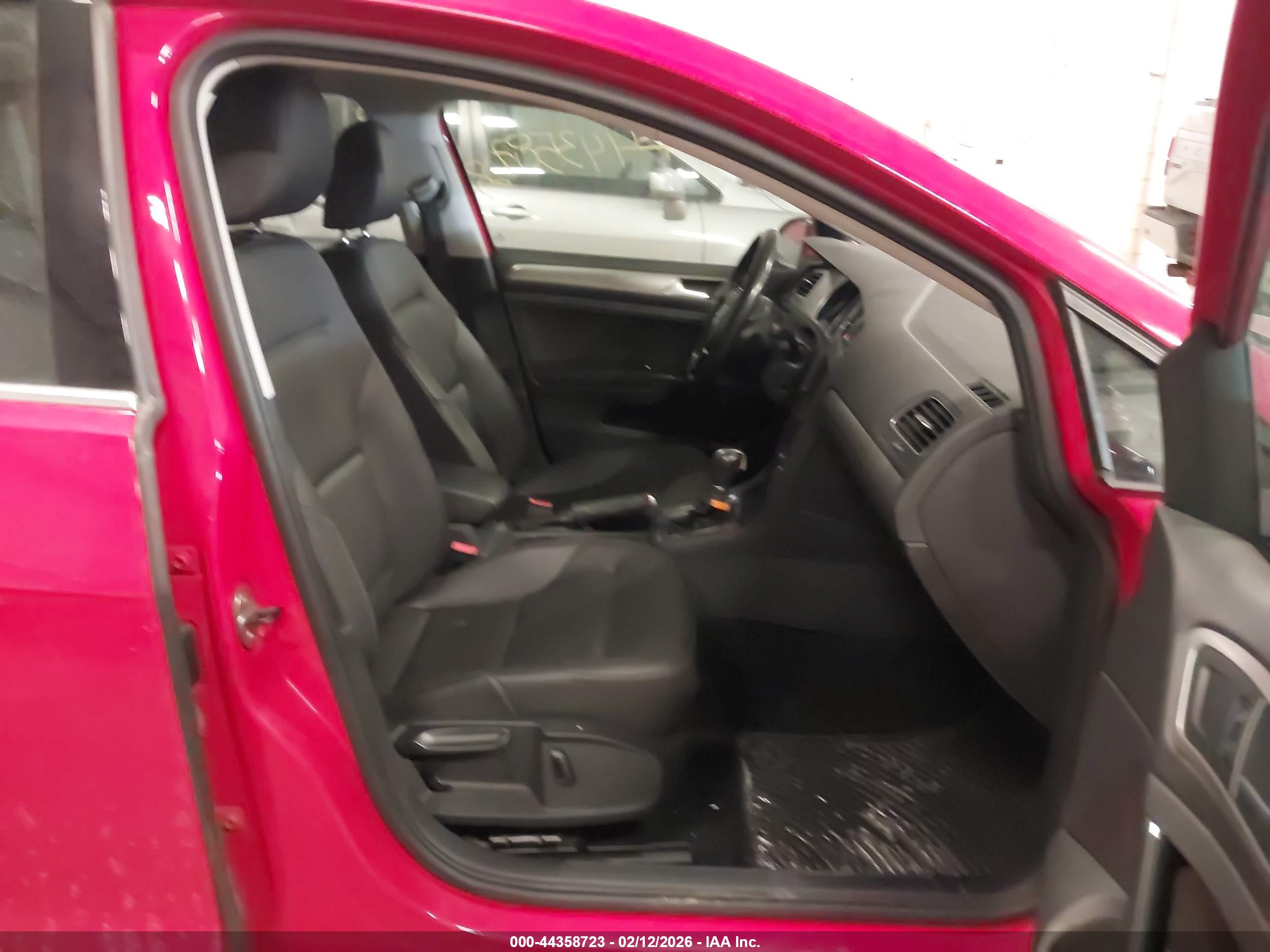 VOLKSWAGEN GOLF image 5