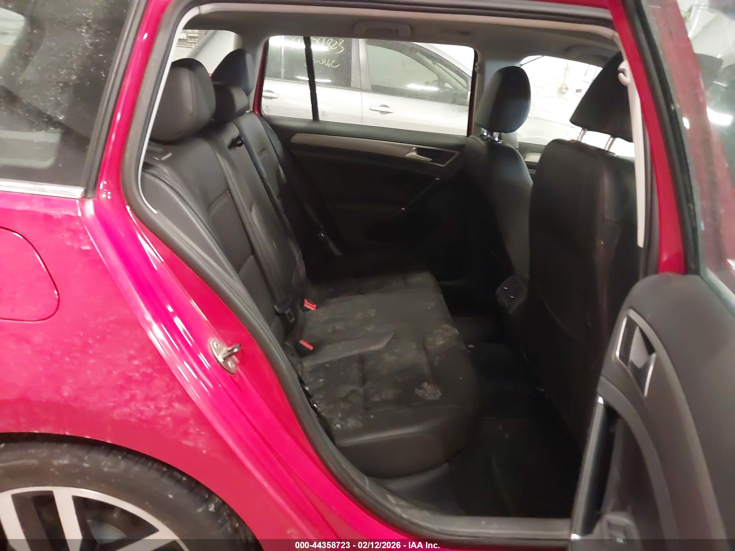 VOLKSWAGEN GOLF image 8