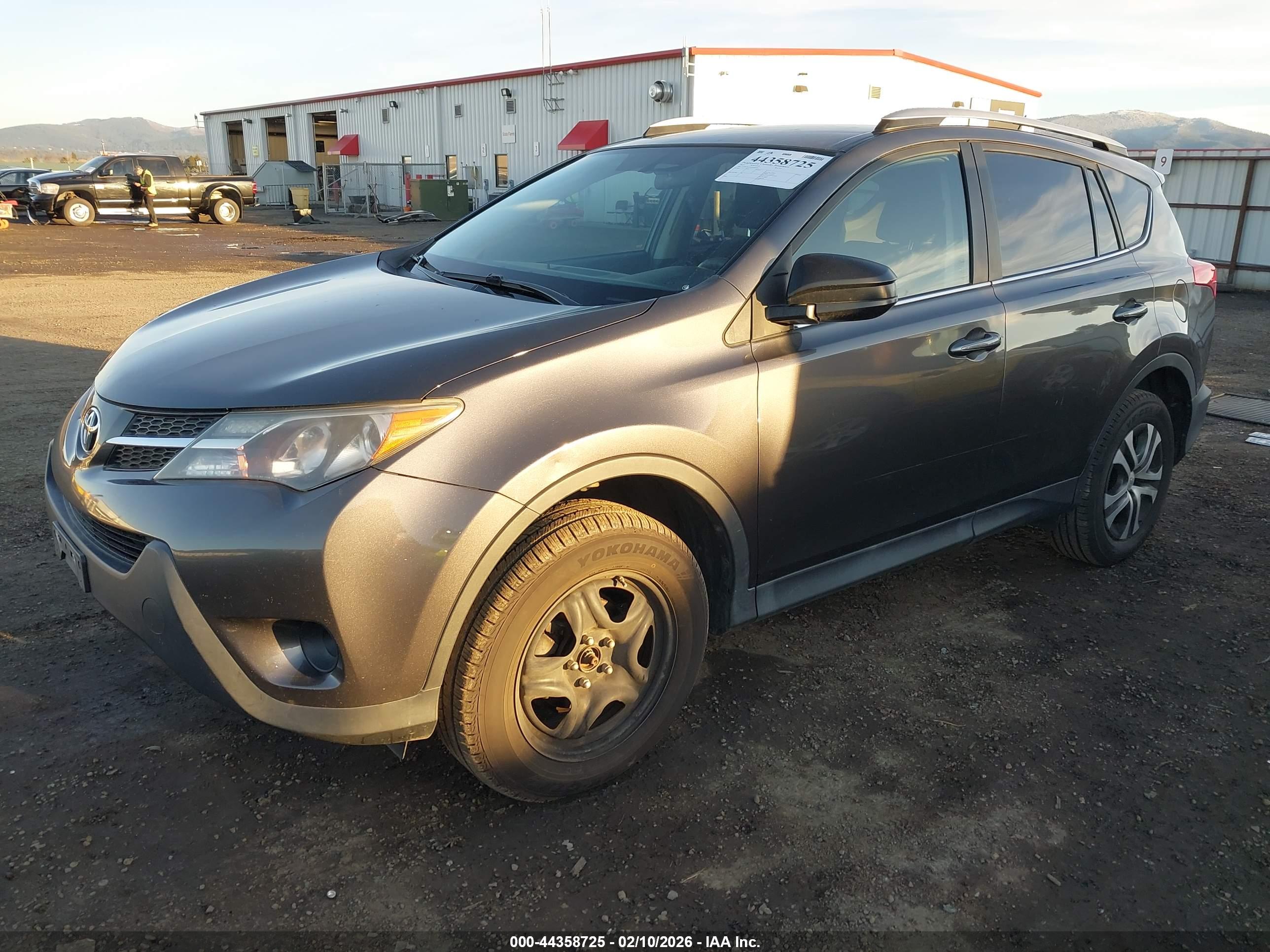TOYOTA RAV4 image 2