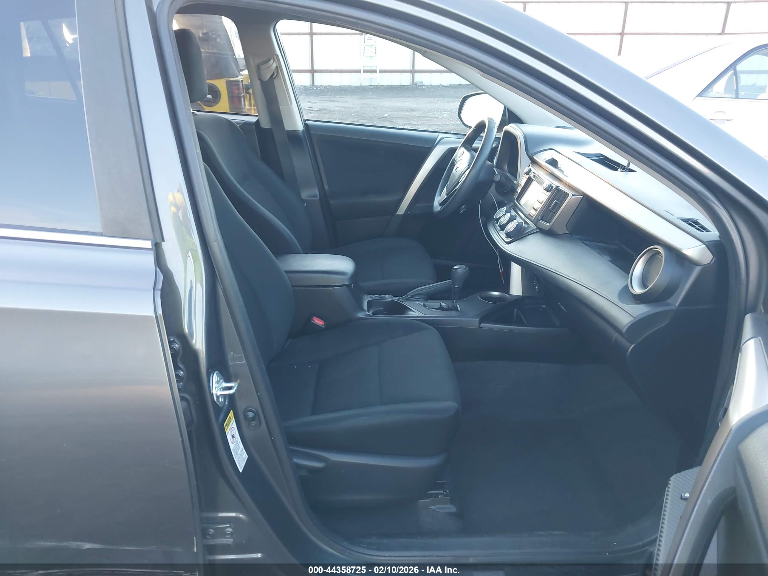 TOYOTA RAV4 image 5