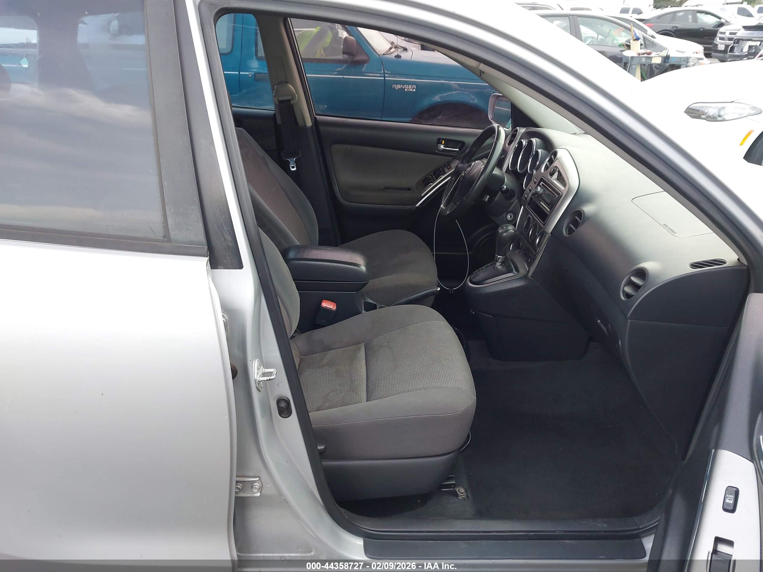 TOYOTA MATRIX image 5