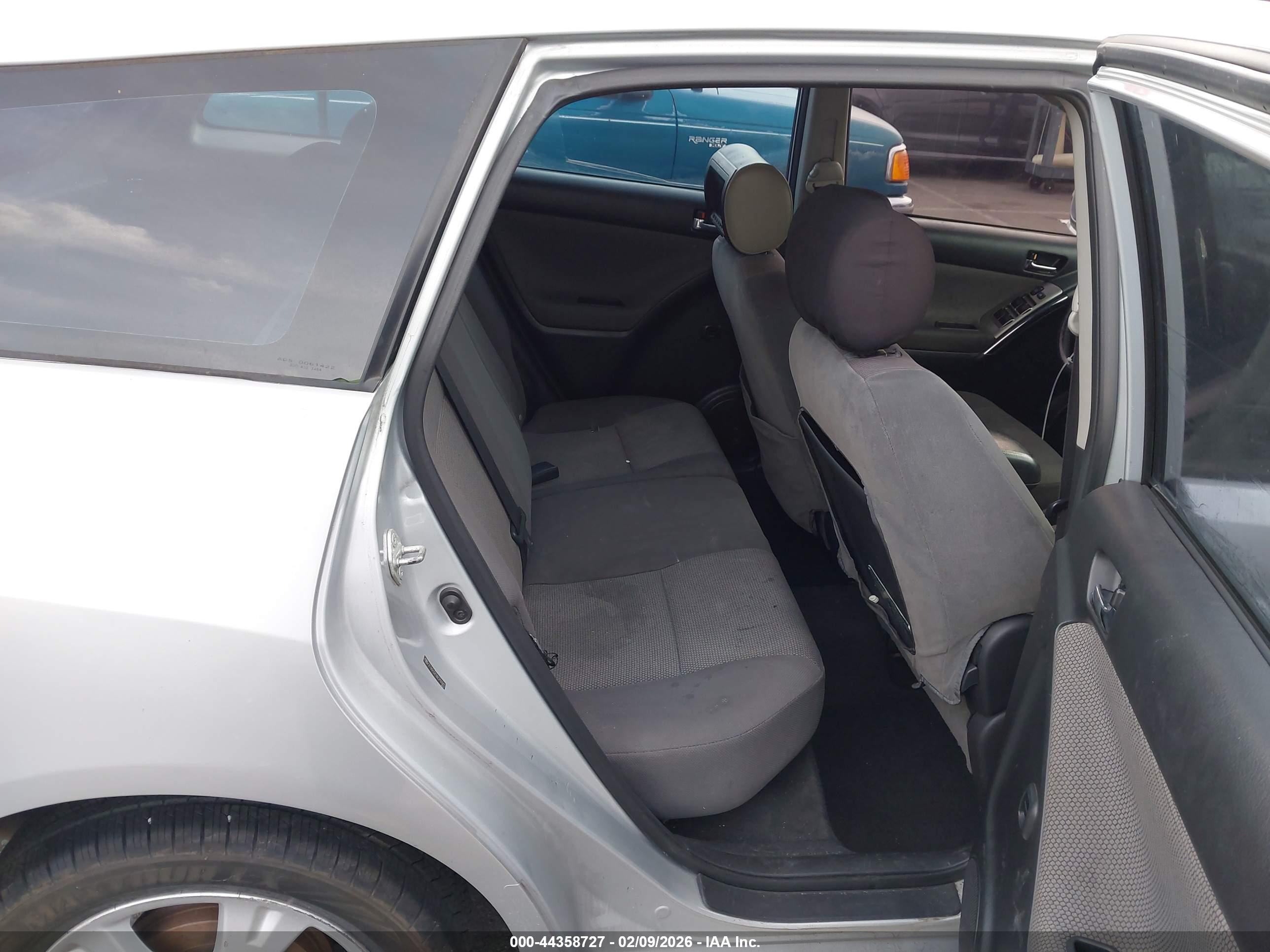 TOYOTA MATRIX image 8