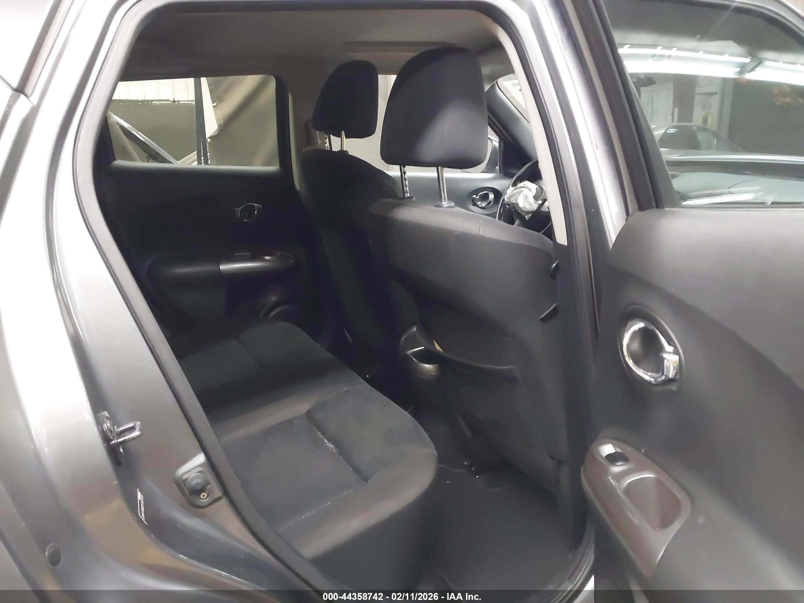 NISSAN JUKE image 8