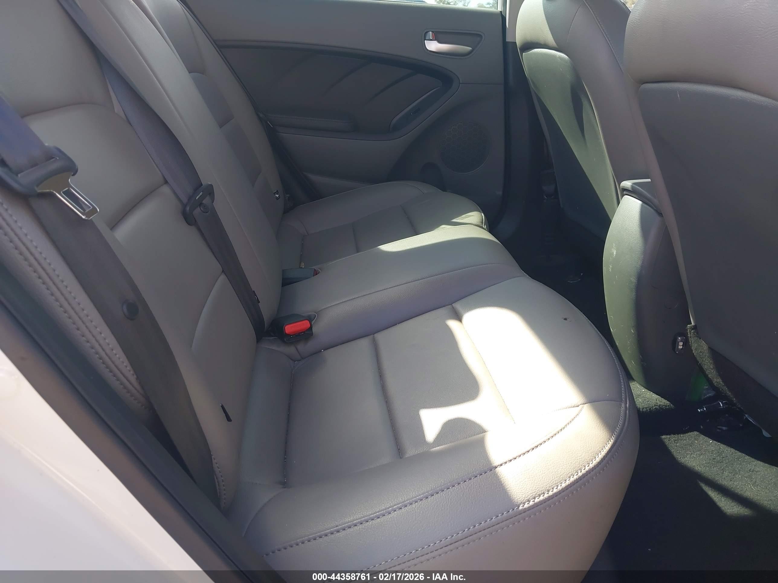 KIA FORTE image 8