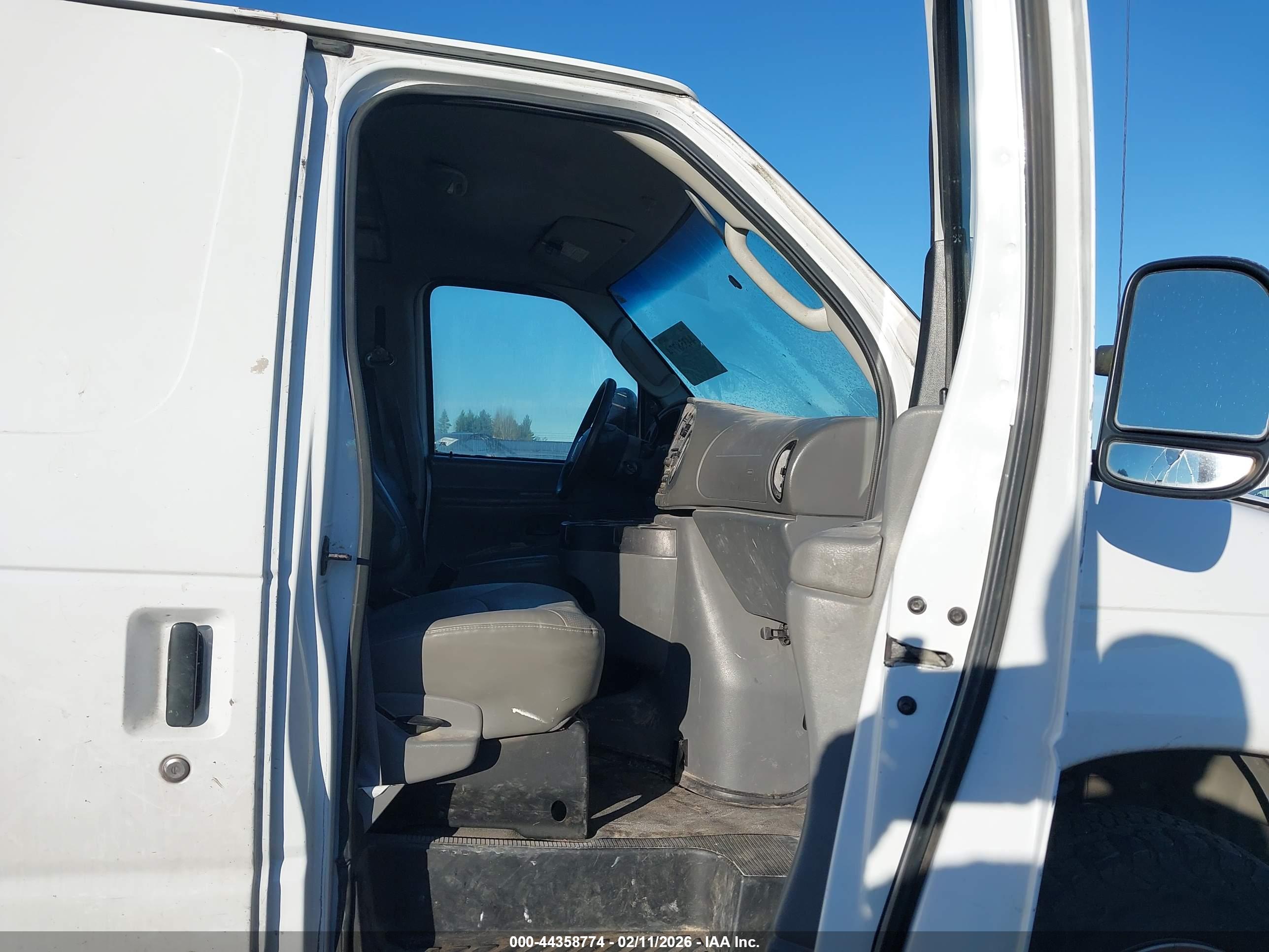 FORD E-350 image 5