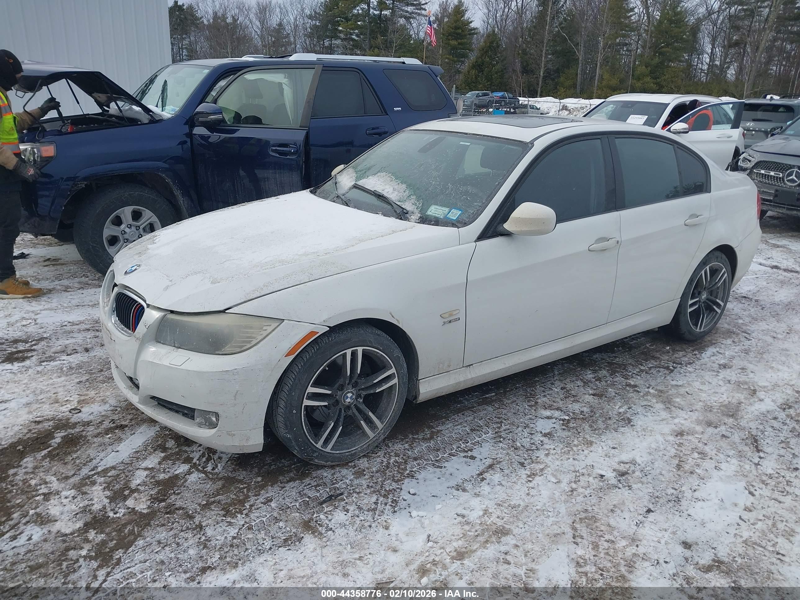 BMW 328I image 2