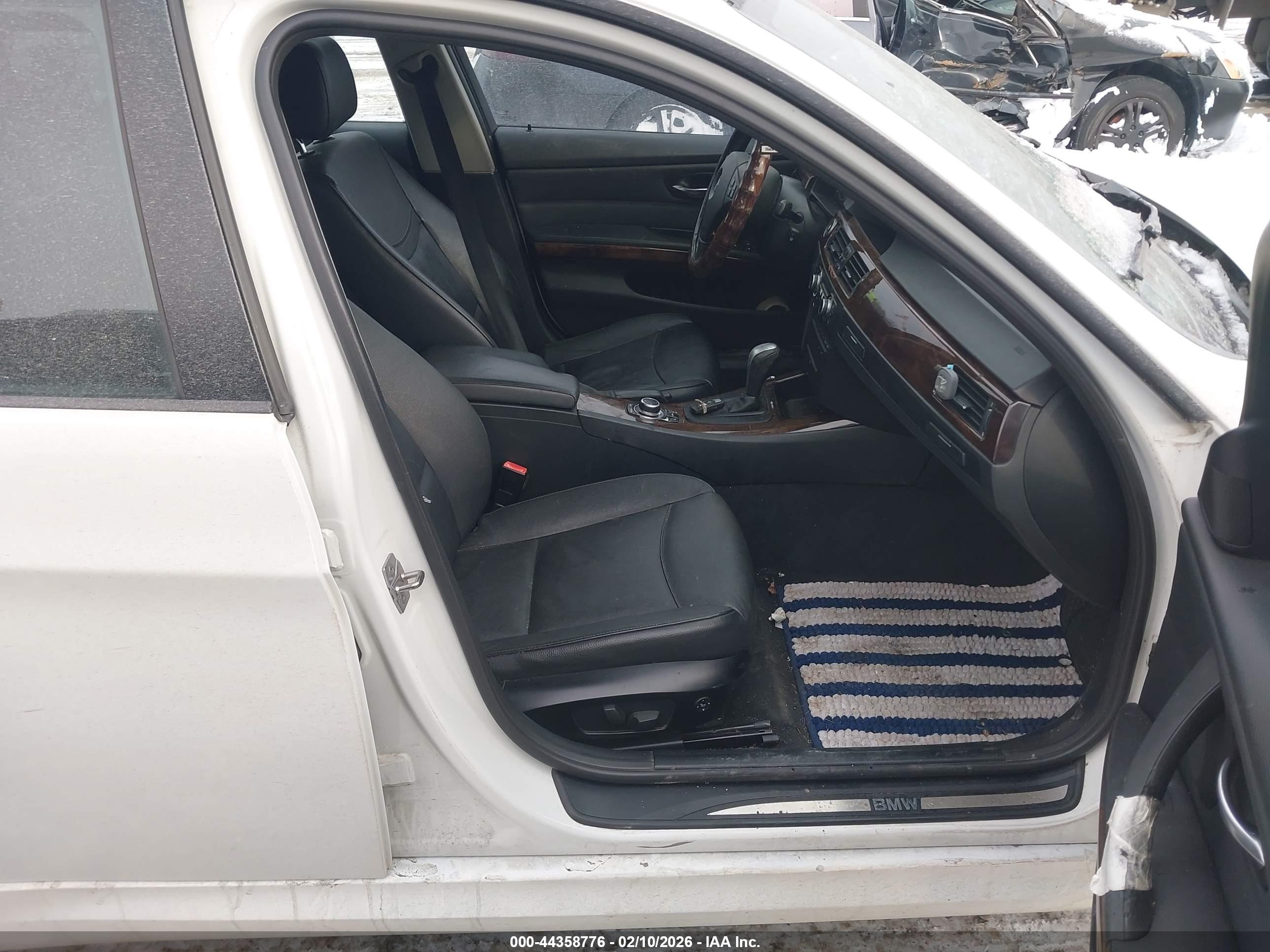 BMW 328I image 5