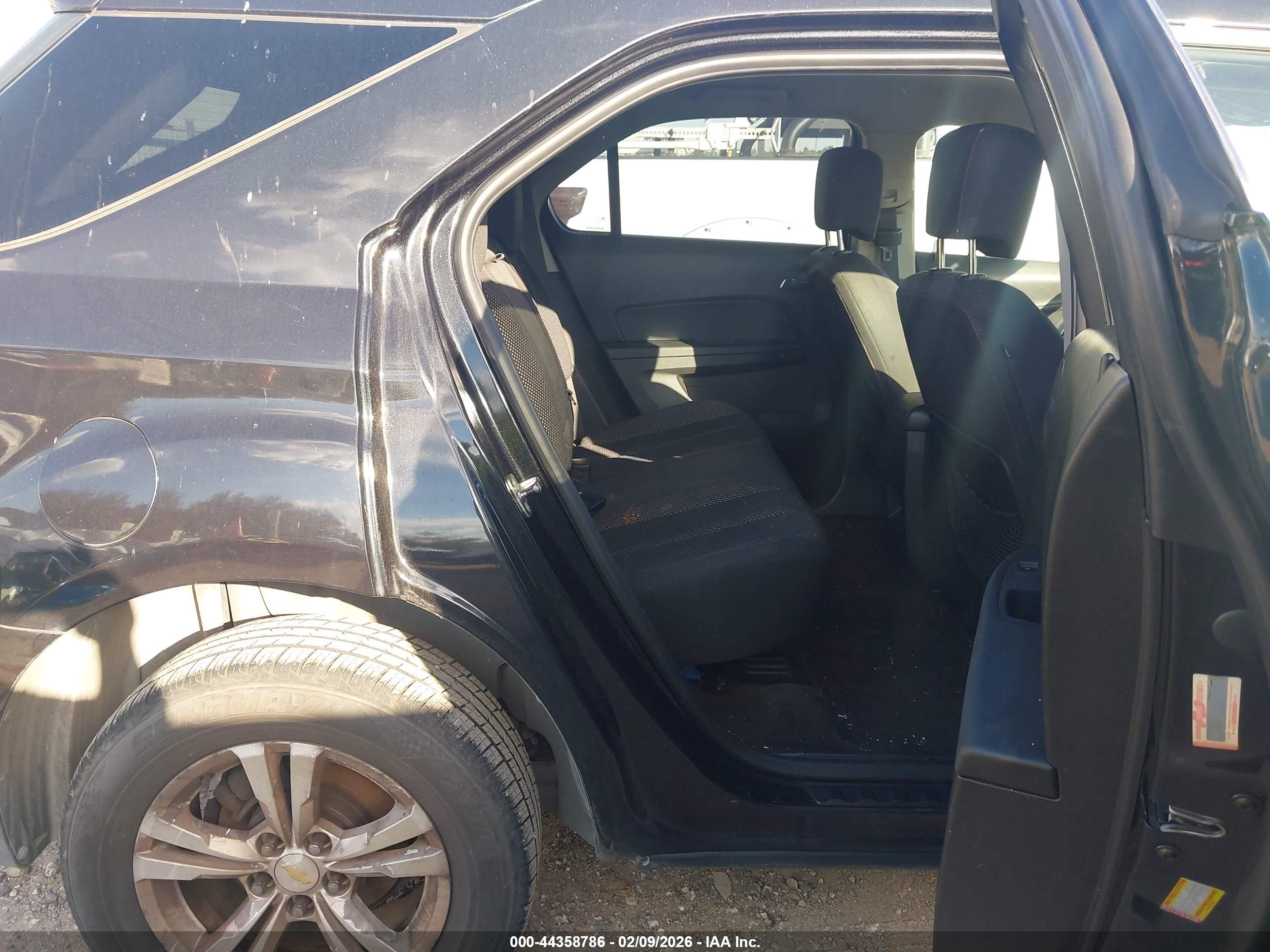 CHEVROLET EQUINOX image 8