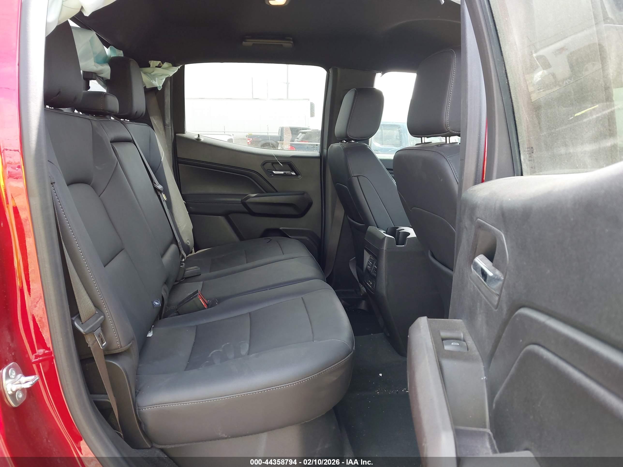 GMC CANYON image 8