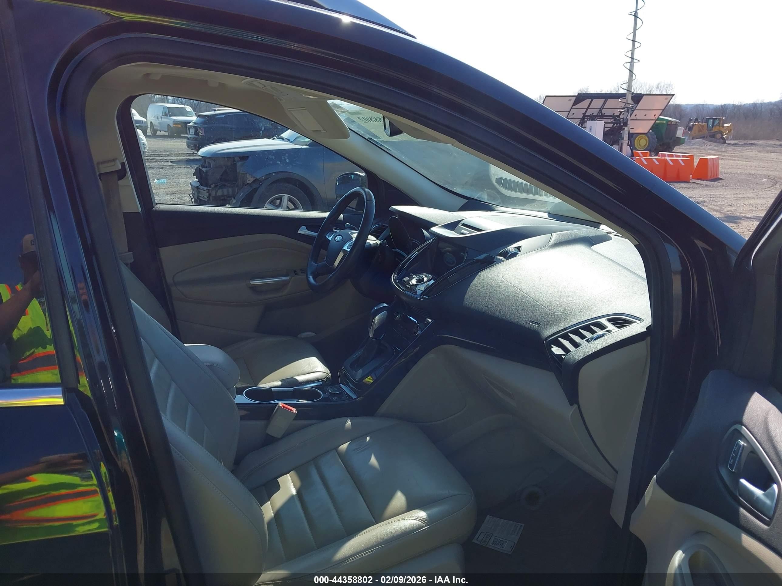 FORD ESCAPE image 5