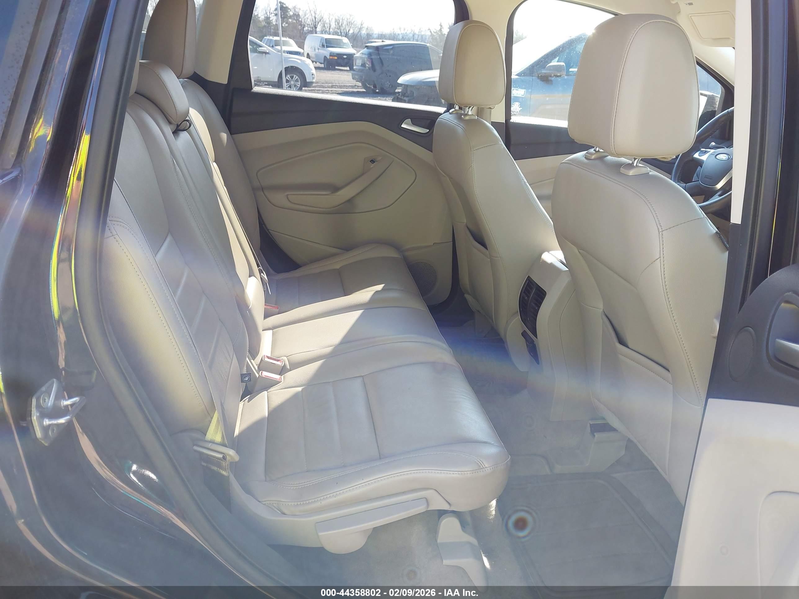 FORD ESCAPE image 8
