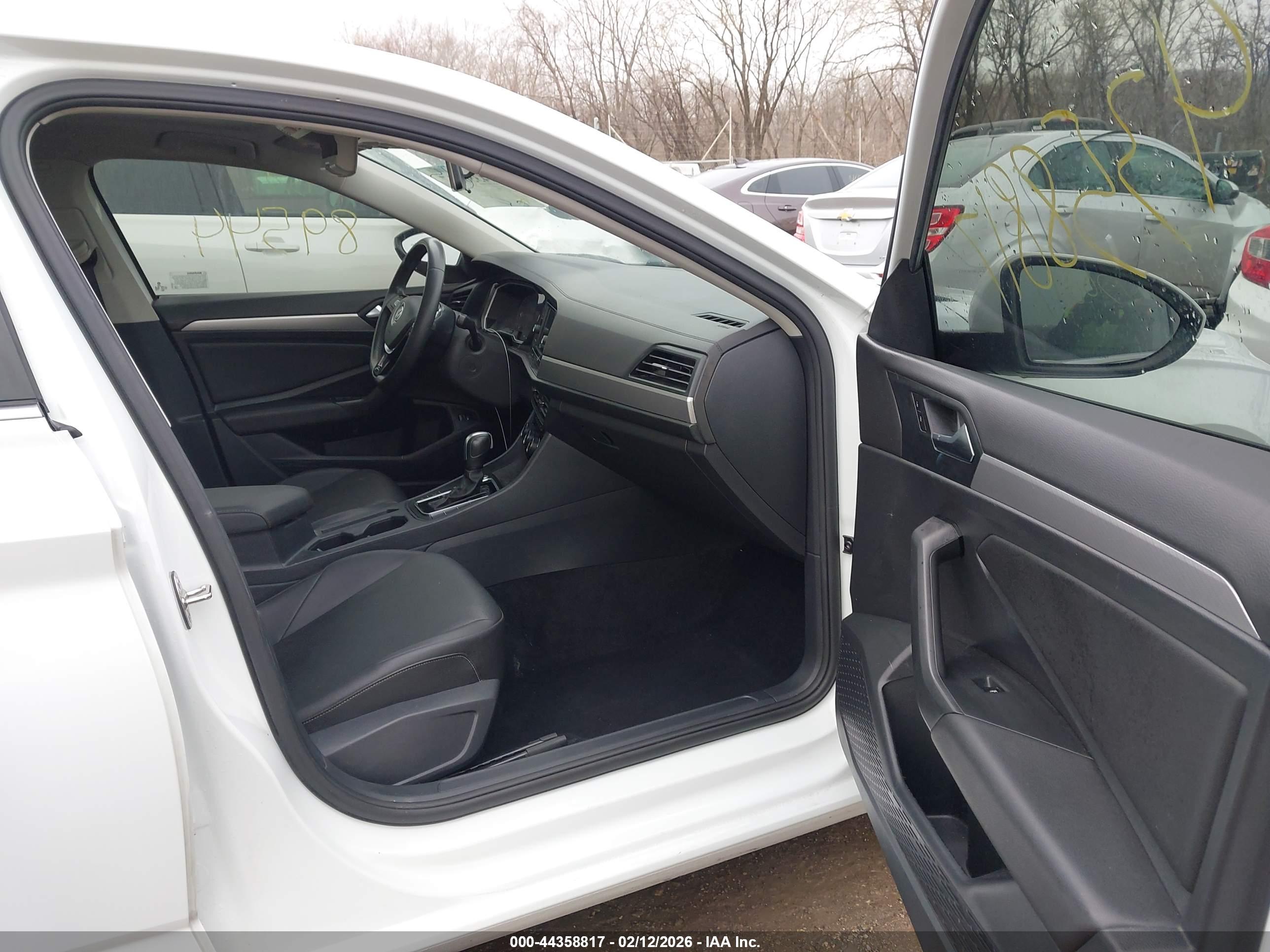 VOLKSWAGEN JETTA image 5