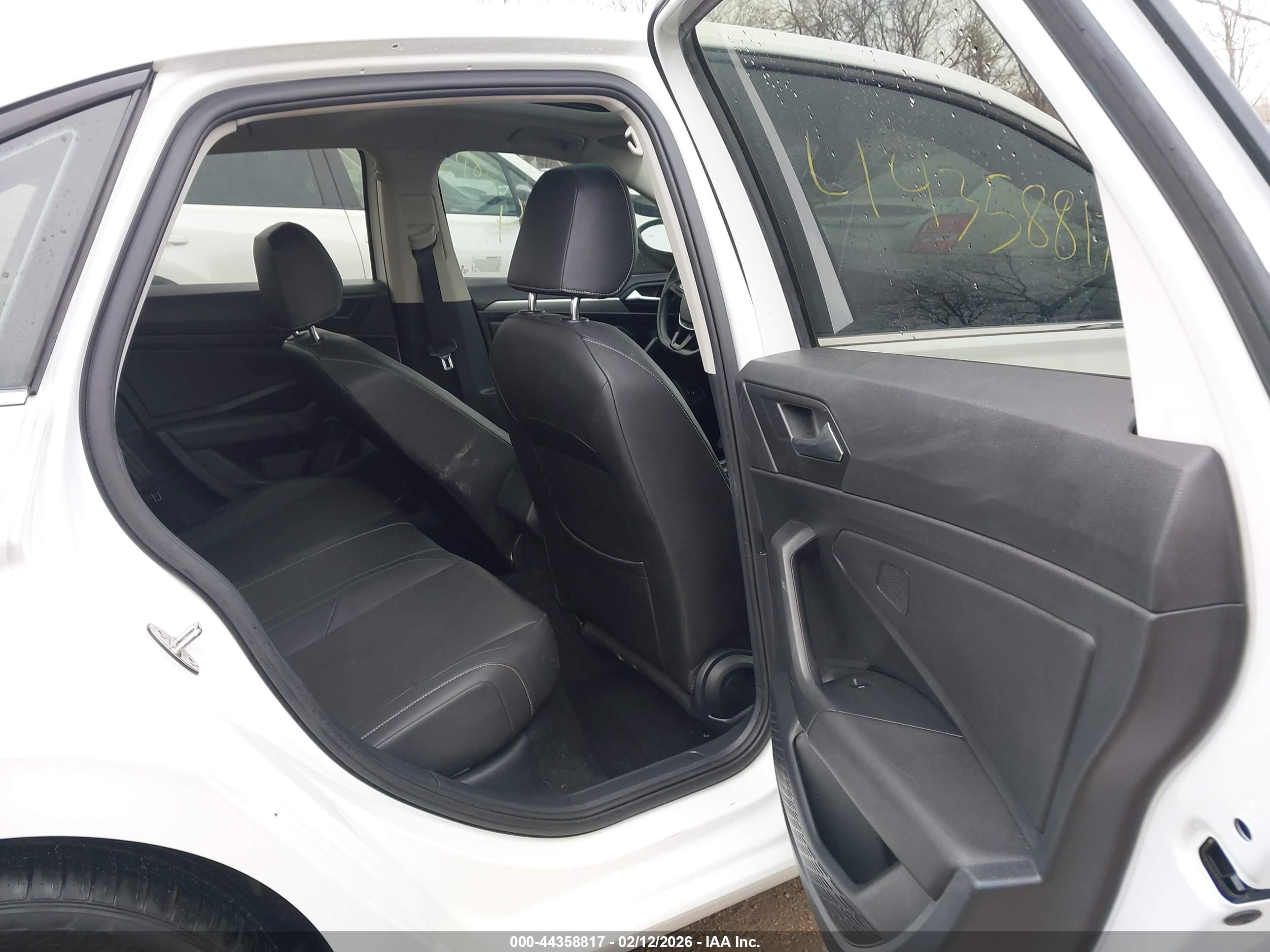 VOLKSWAGEN JETTA image 8