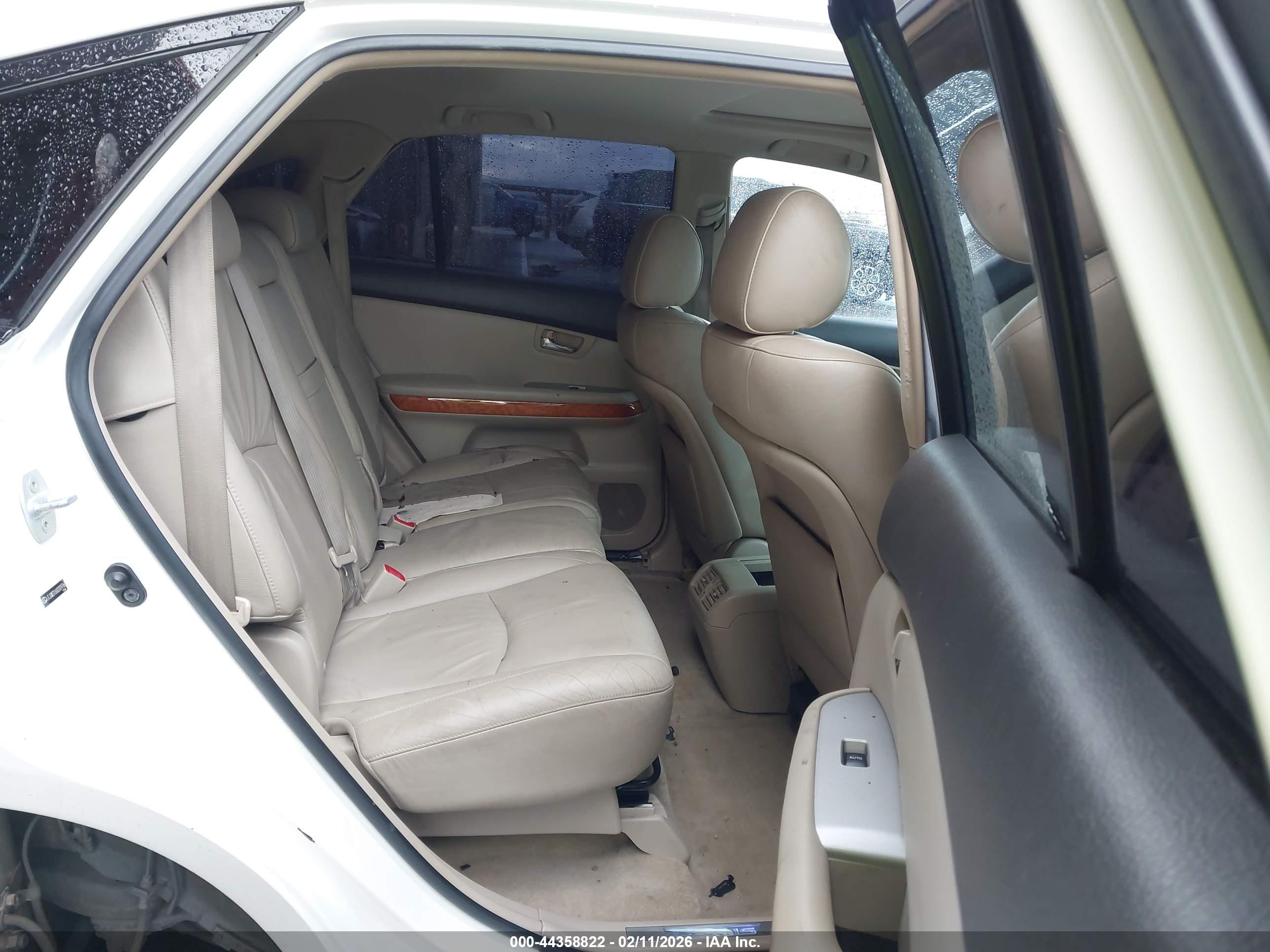 LEXUS RX image 8