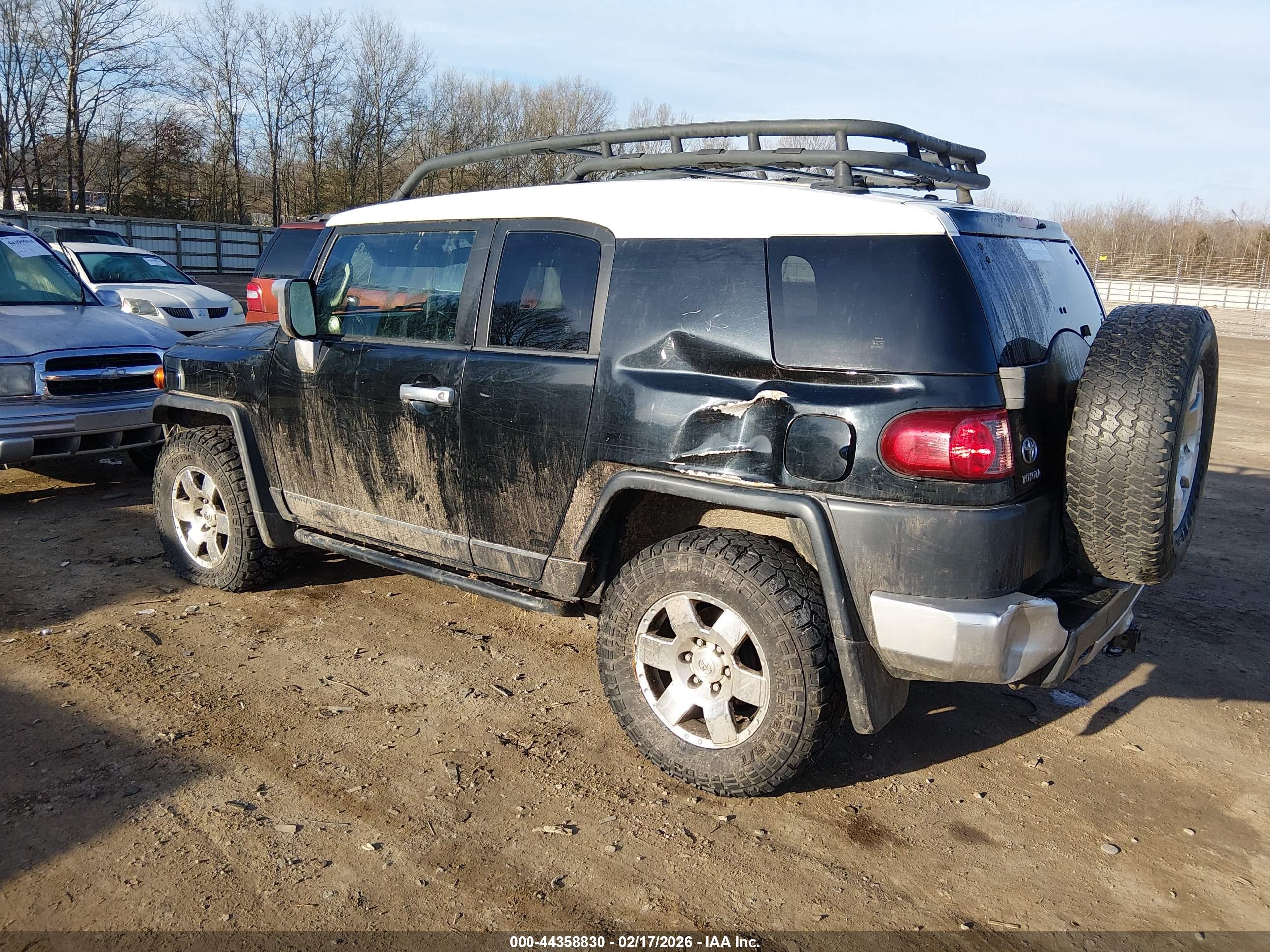 TOYOTA FJ image 3