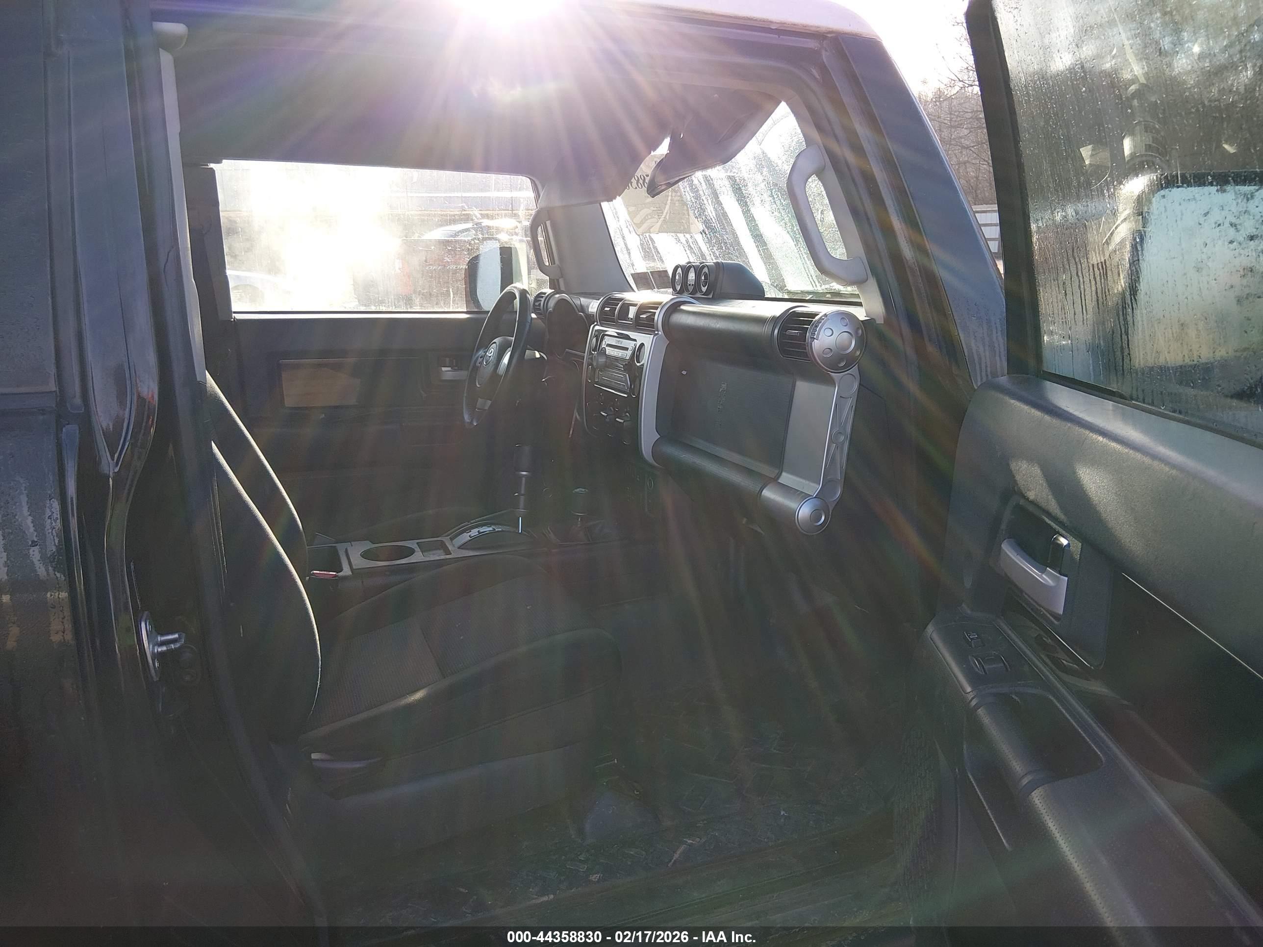 TOYOTA FJ image 5