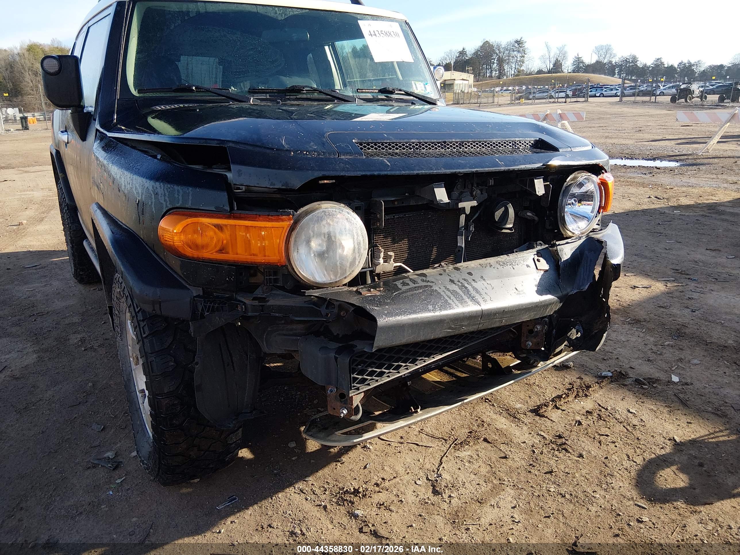 TOYOTA FJ image 6
