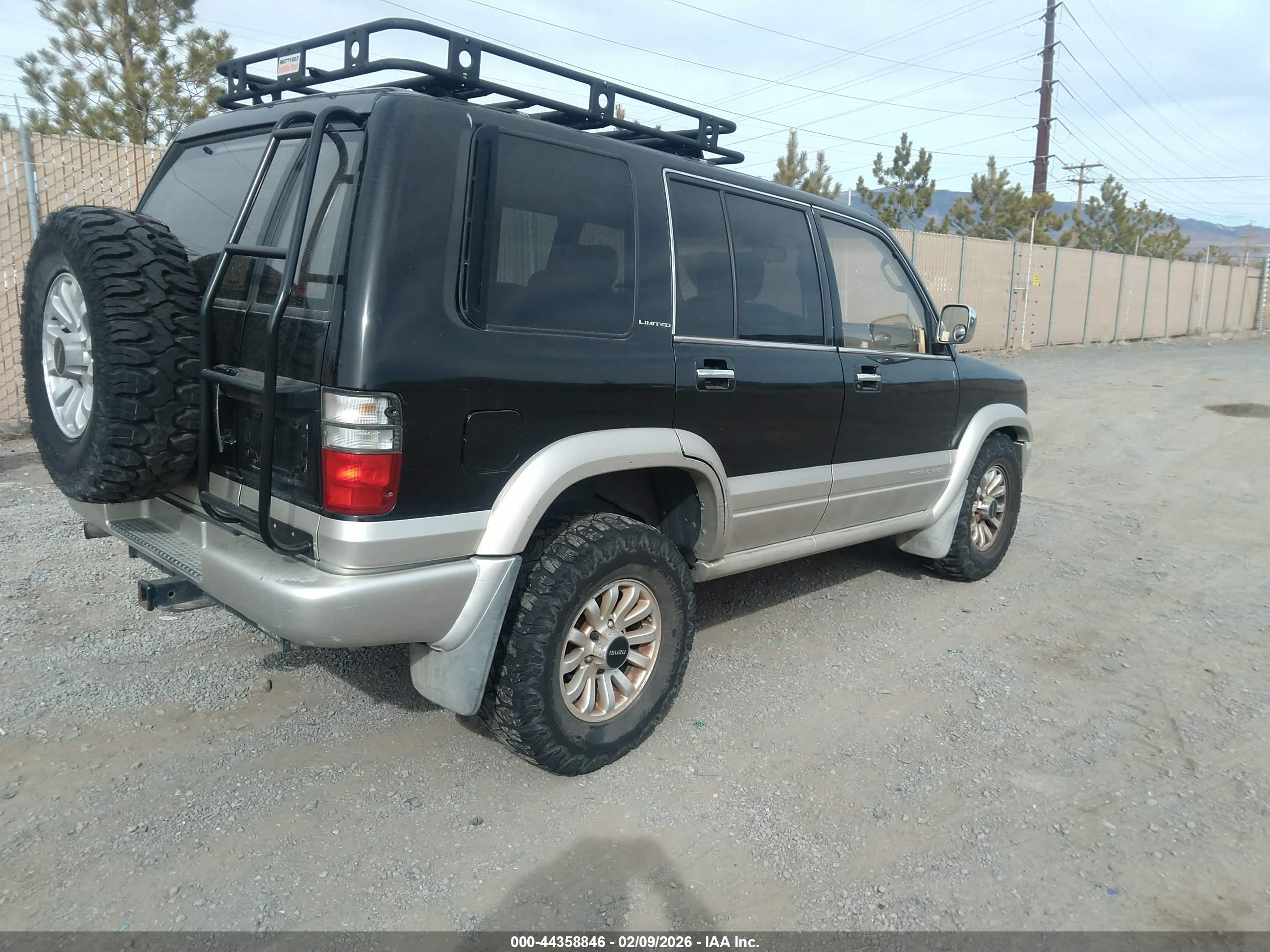 ISUZU TROOPER image 4