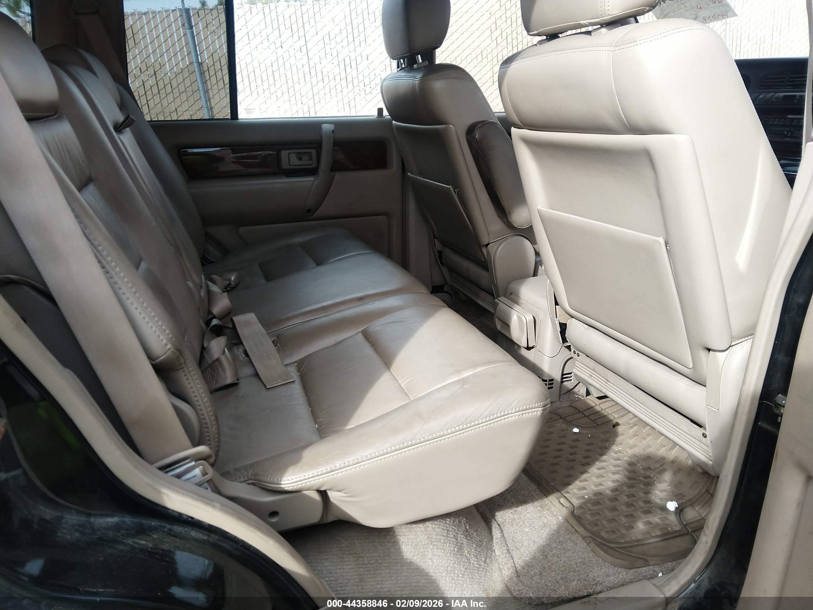 ISUZU TROOPER image 8
