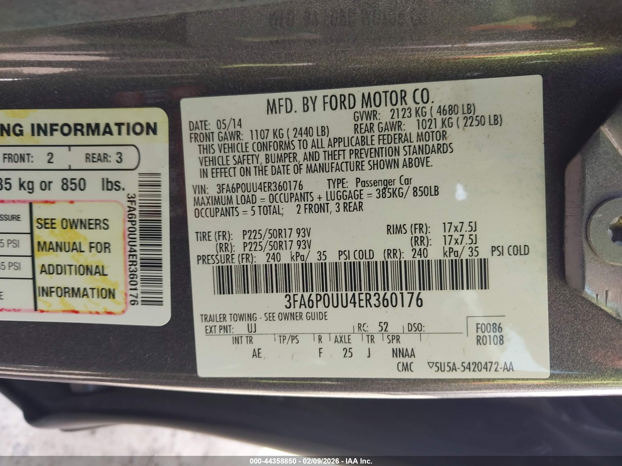FORD FUSION image 9