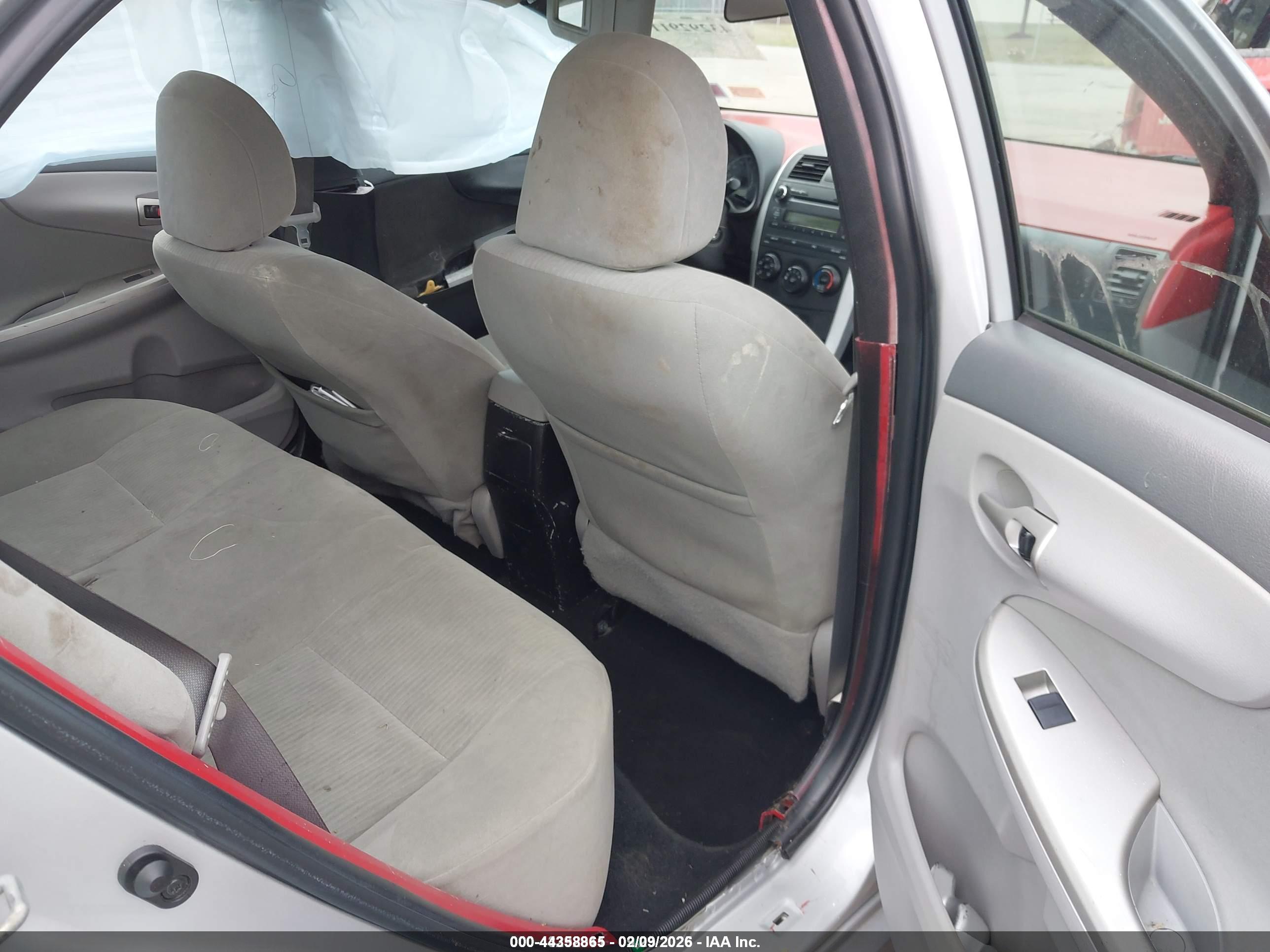 TOYOTA COROLLA image 8