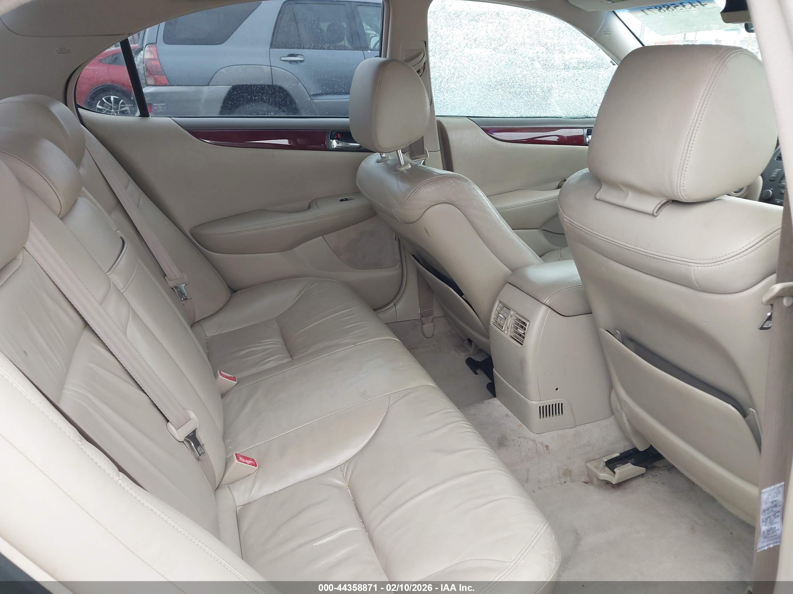 LEXUS ES image 8