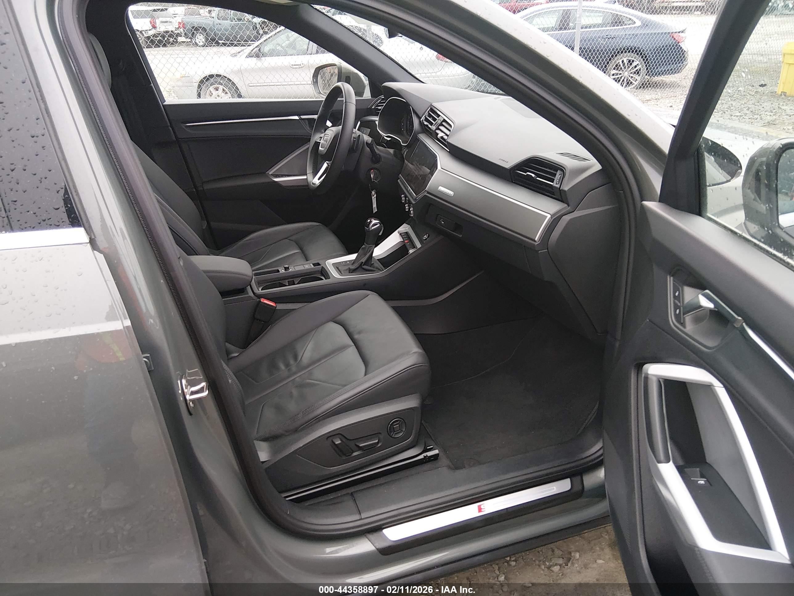 AUDI Q3 image 5