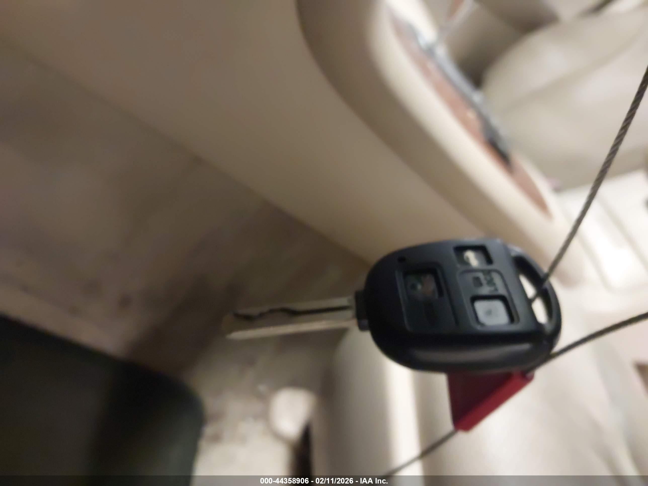 LEXUS ES image 11