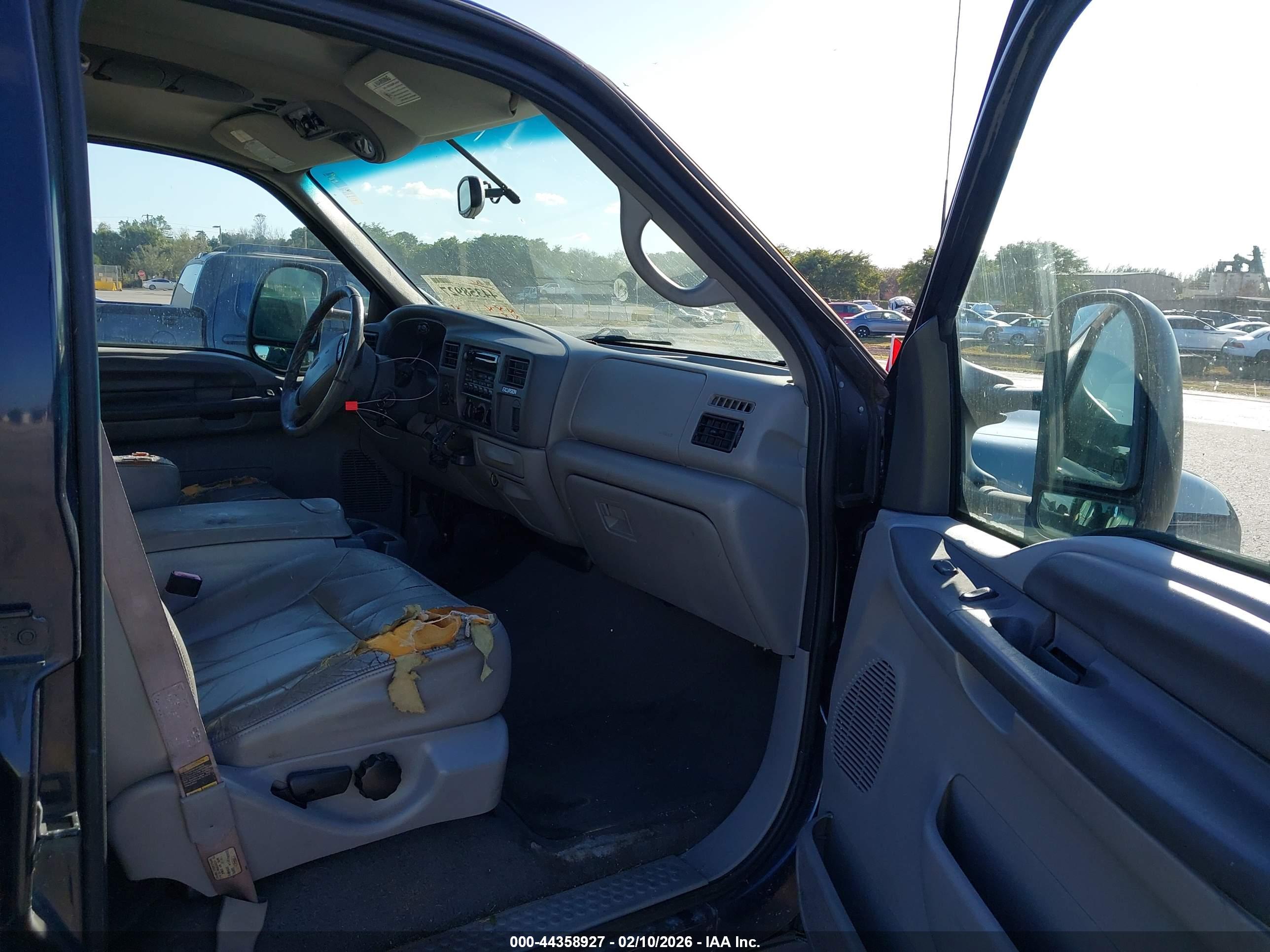 FORD EXCURSION image 5