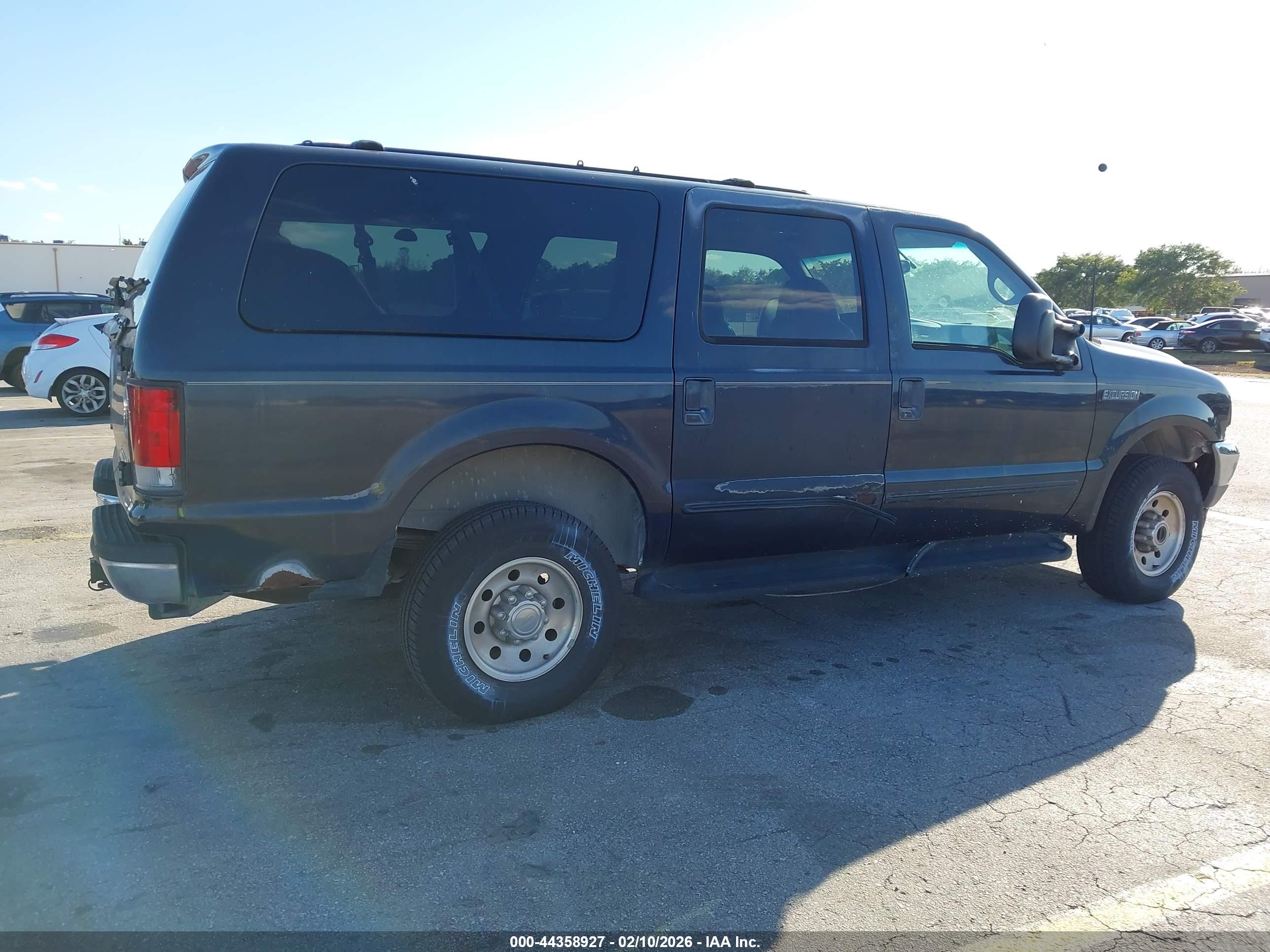 FORD EXCURSION image 6