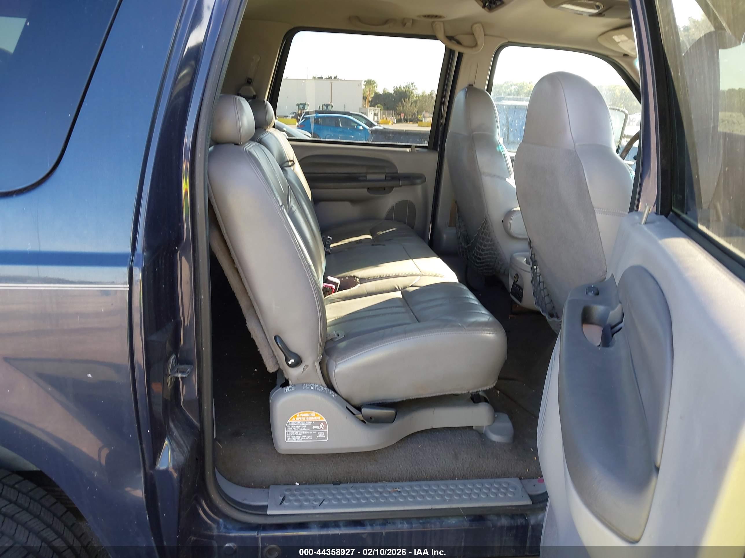 FORD EXCURSION image 8
