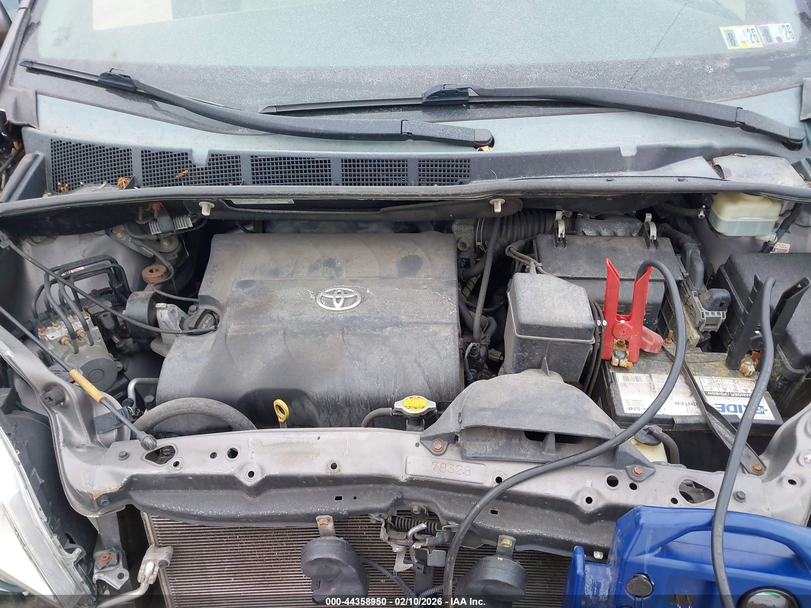 TOYOTA SIENNA image 10