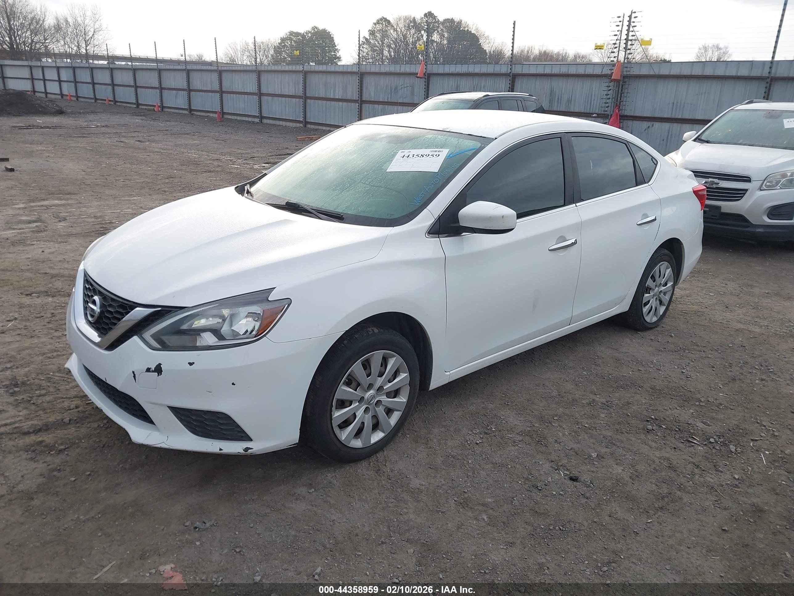 NISSAN SENTRA image 2