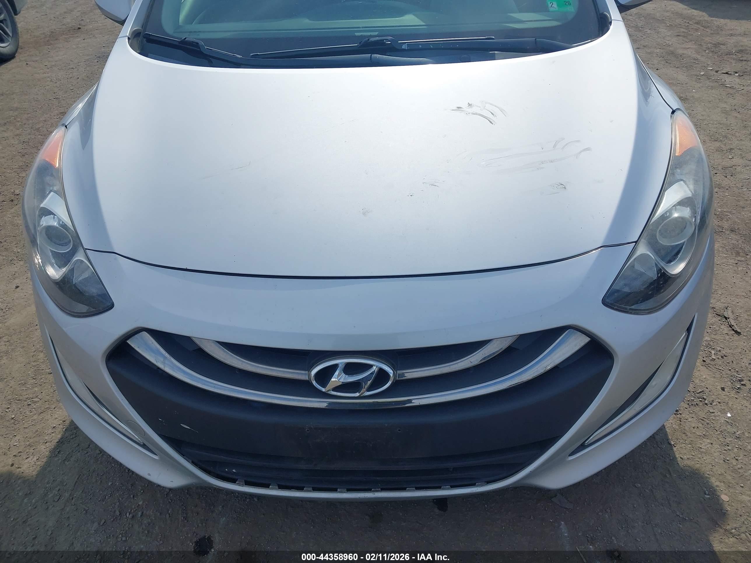 HYUNDAI ELANTRA image 6