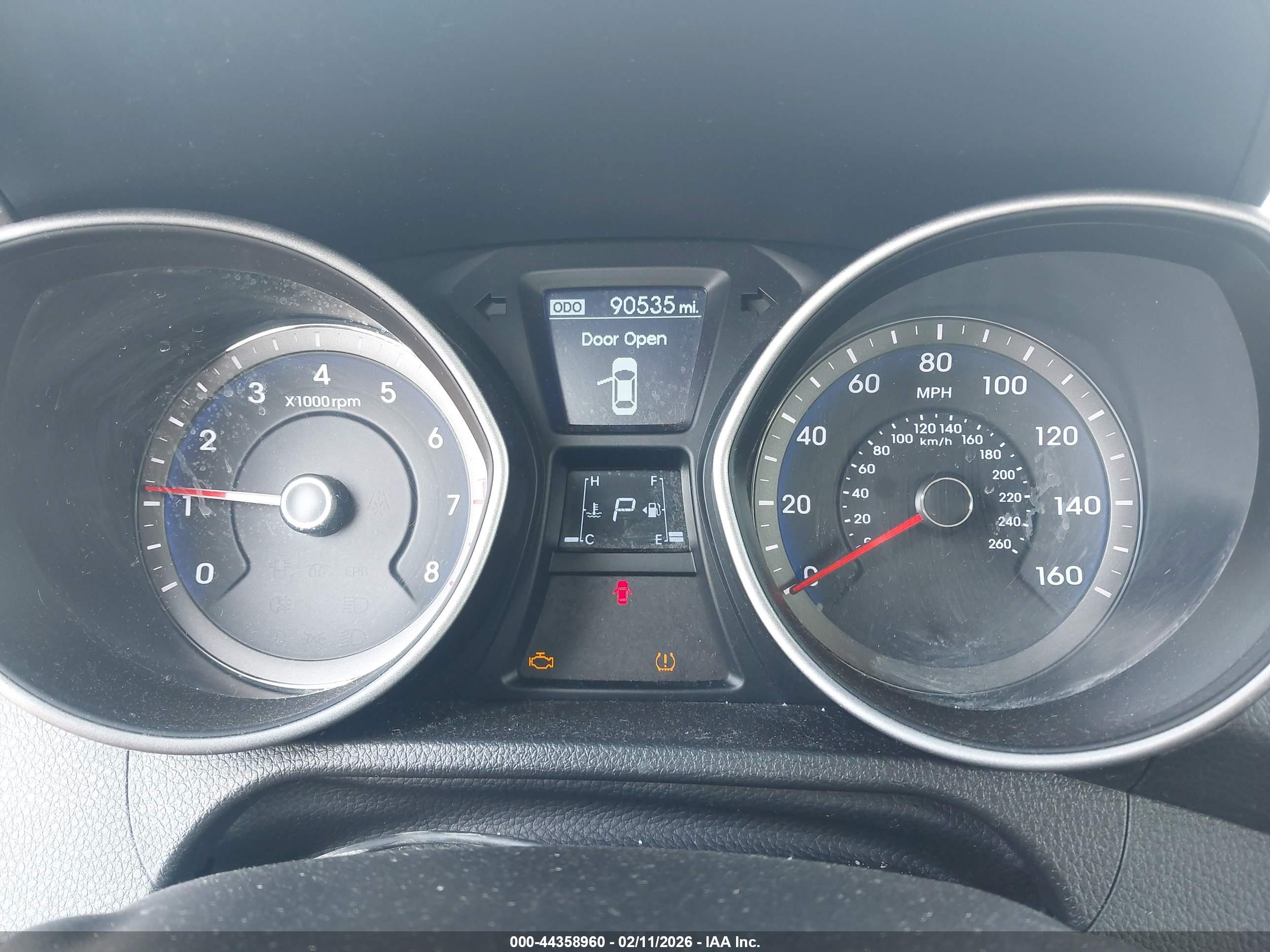 HYUNDAI ELANTRA image 7