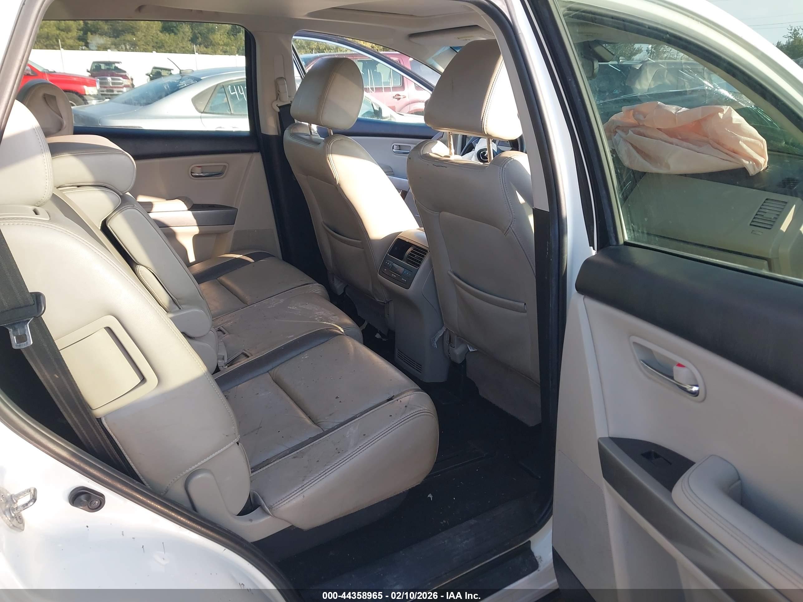 MAZDA CX-9 image 8