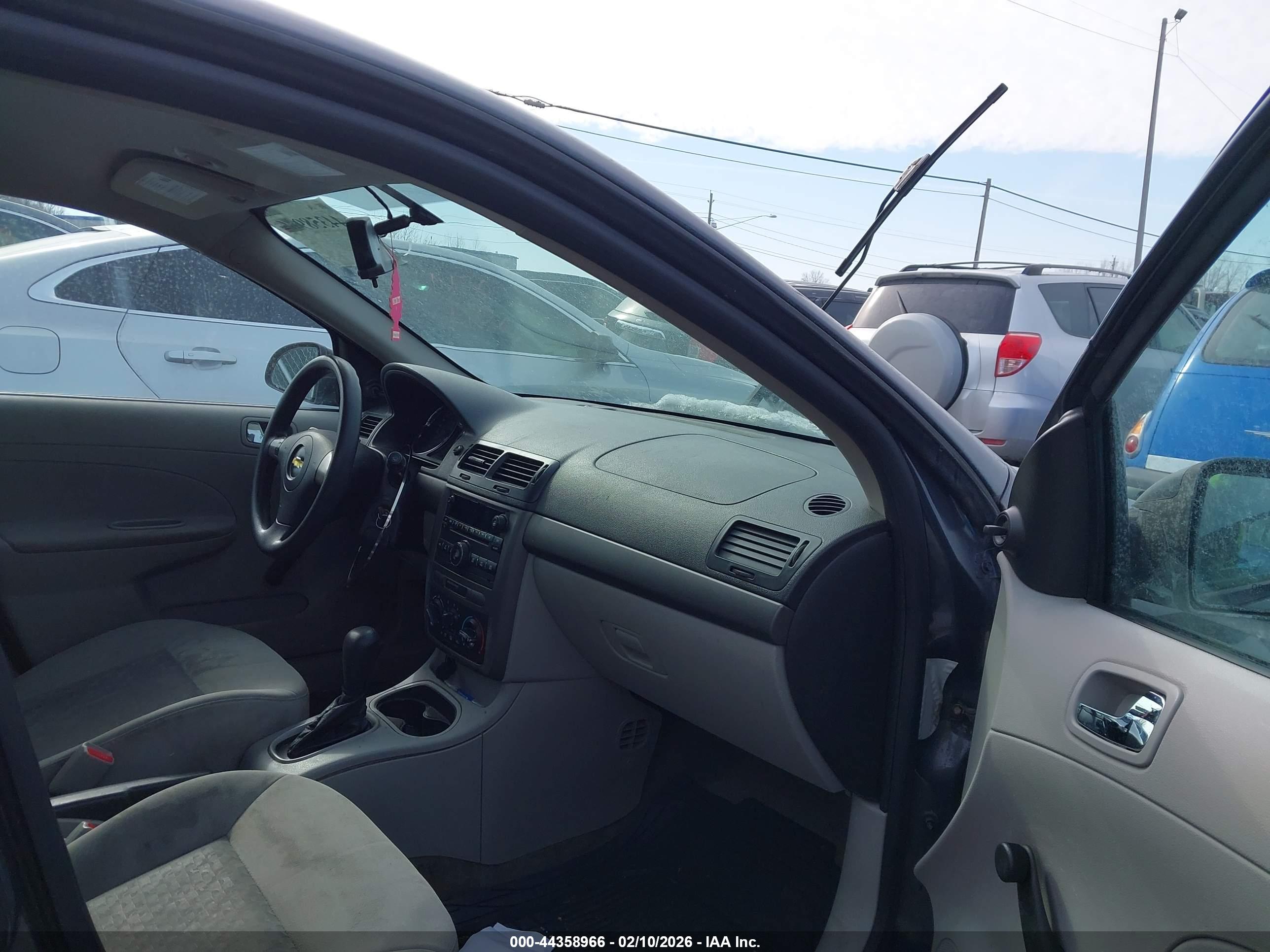 CHEVROLET COBALT image 5