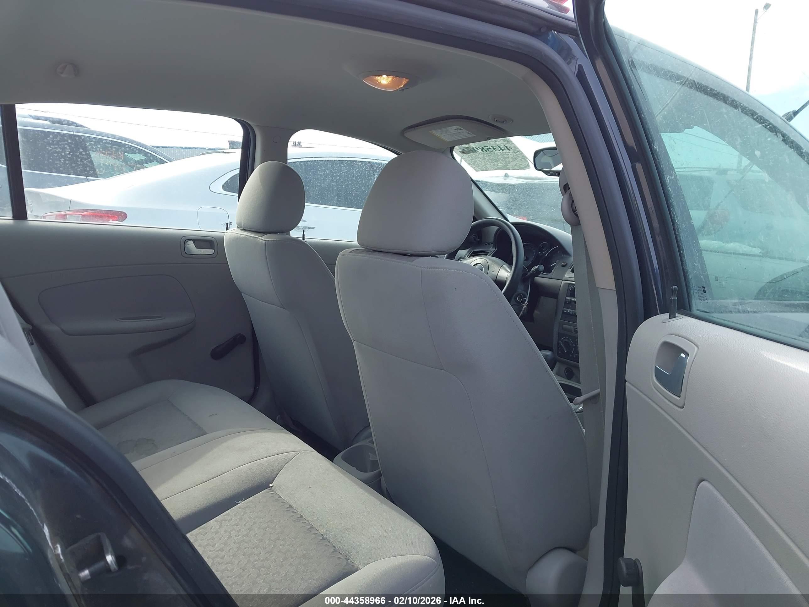CHEVROLET COBALT image 8