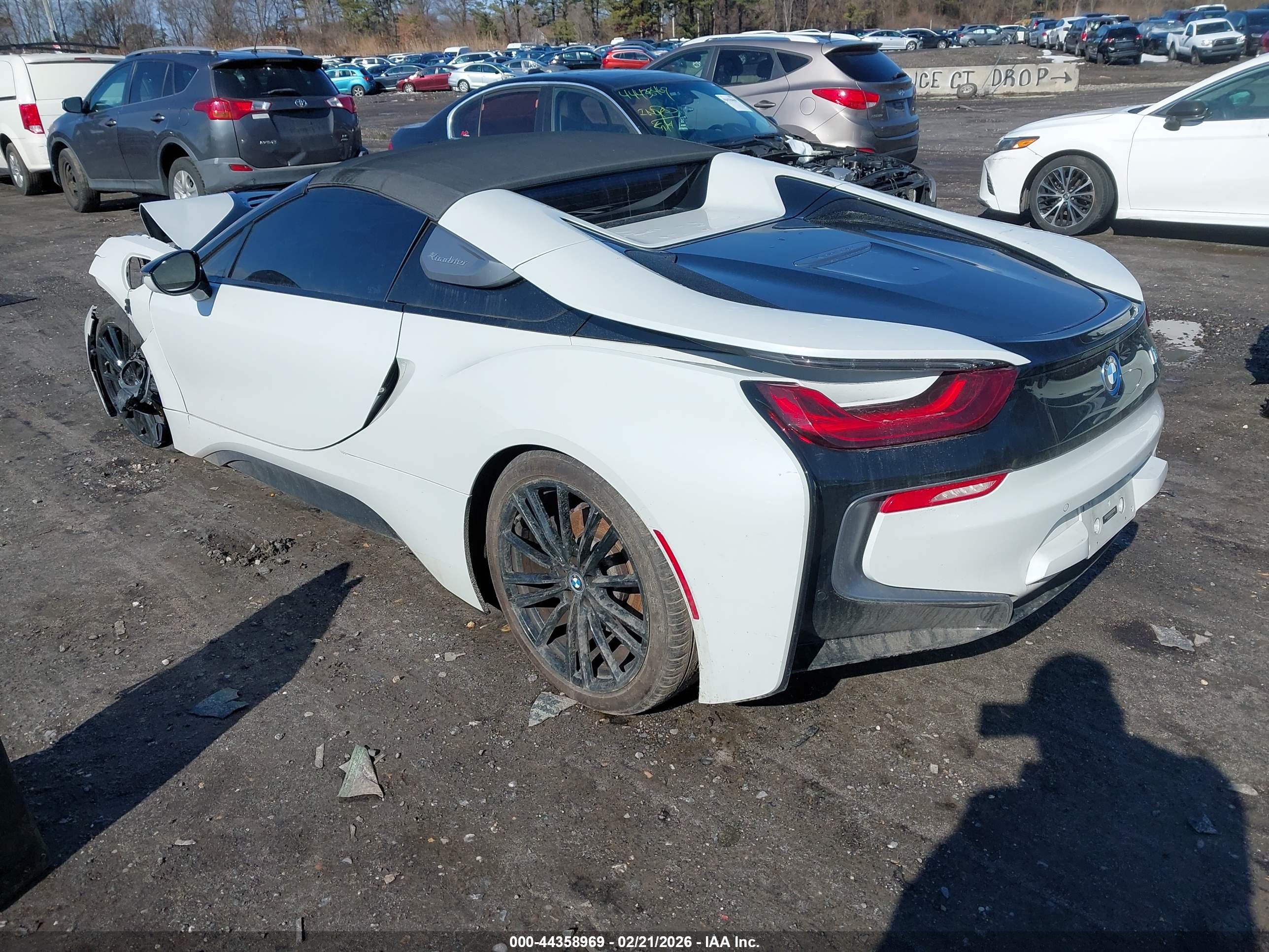 BMW I8 image 3