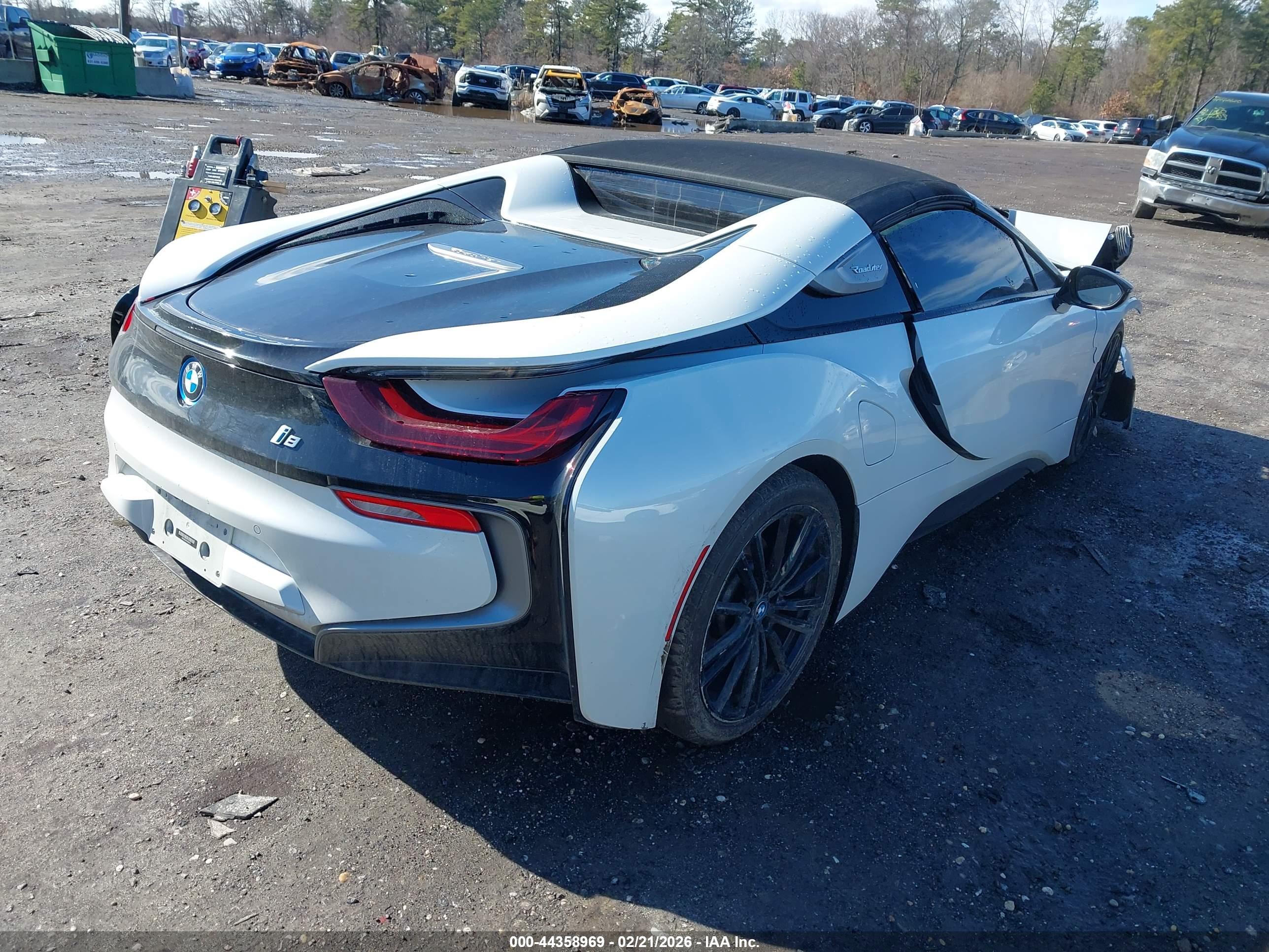 BMW I8 image 4