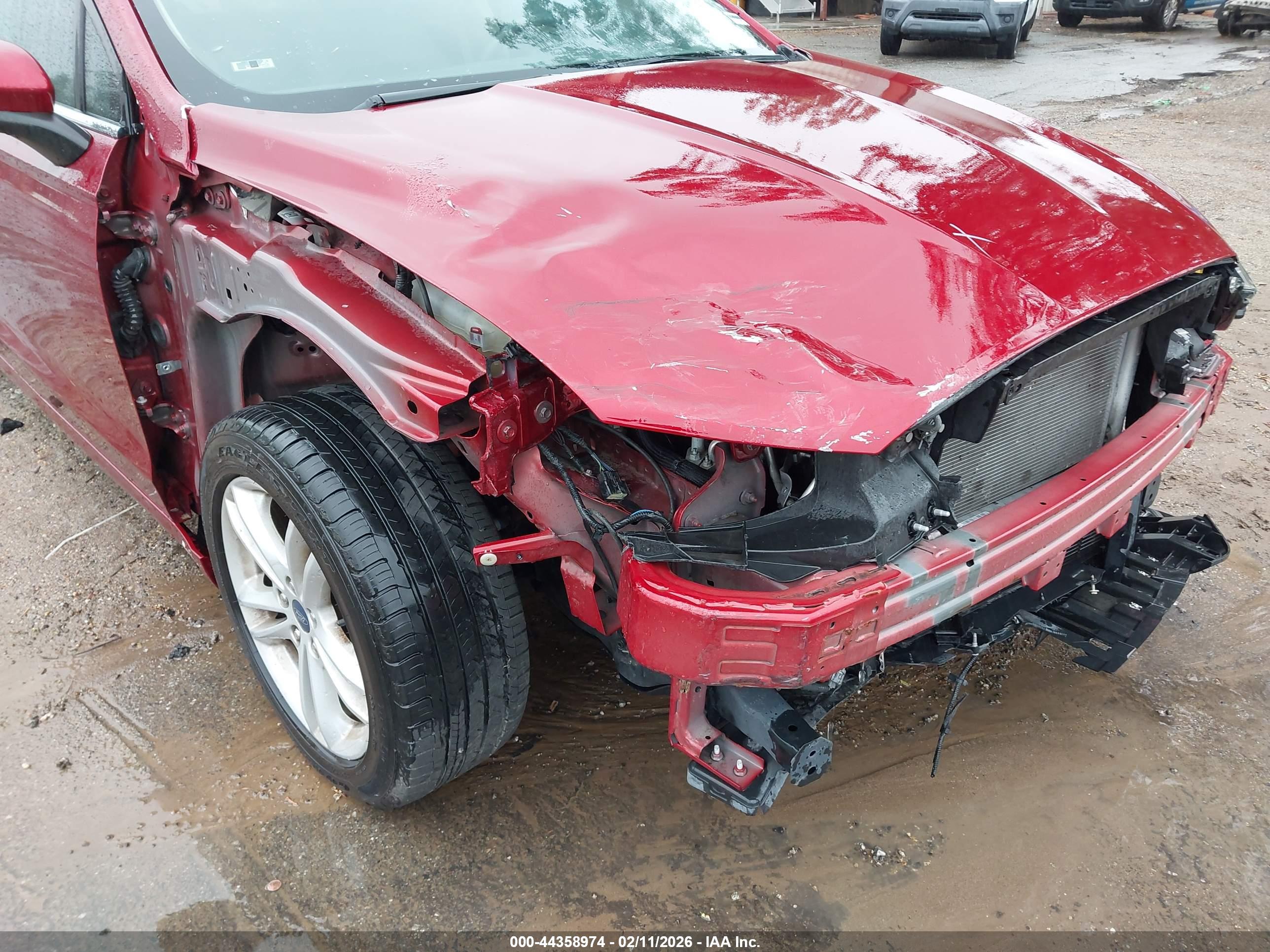 FORD FUSION image 6