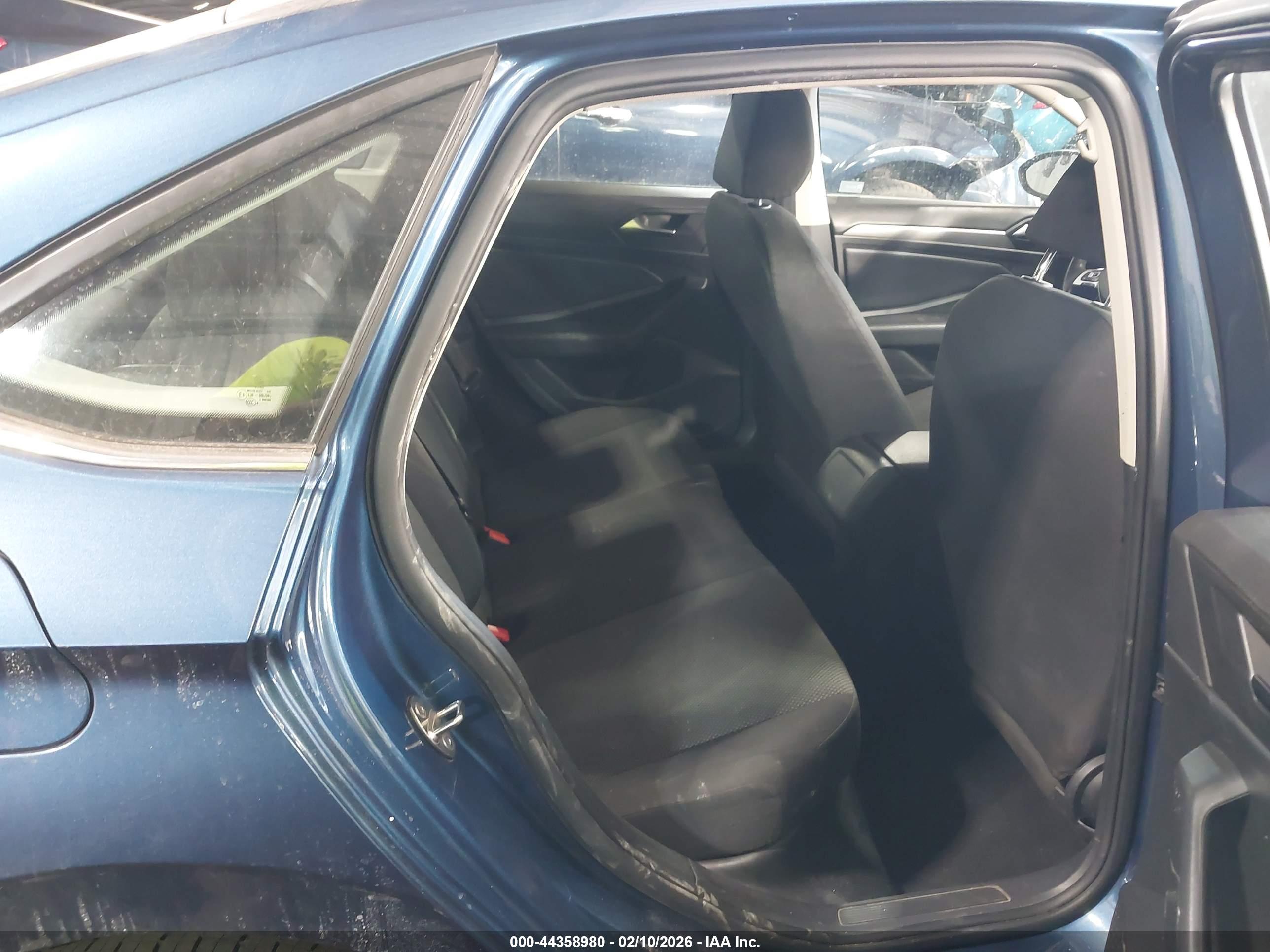 VOLKSWAGEN JETTA image 8